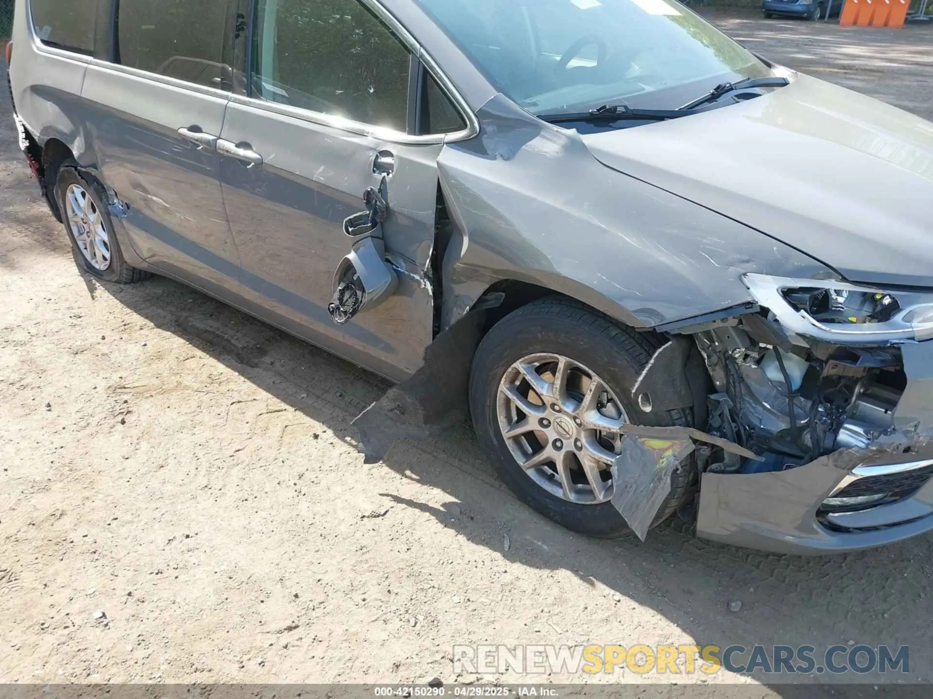 6 Photograph of a damaged car 2C4RC1BG3NR168565 CHRYSLER PACIFICA 2022
