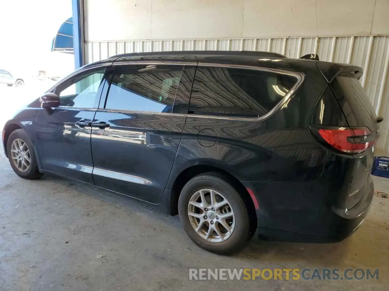 2 Photograph of a damaged car 2C4RC1BG3NR195099 CHRYSLER PACIFICA 2022