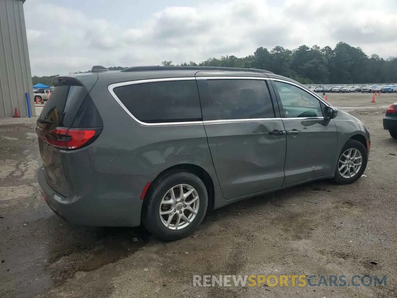 3 Photograph of a damaged car 2C4RC1BG3NR197645 CHRYSLER PACIFICA 2022