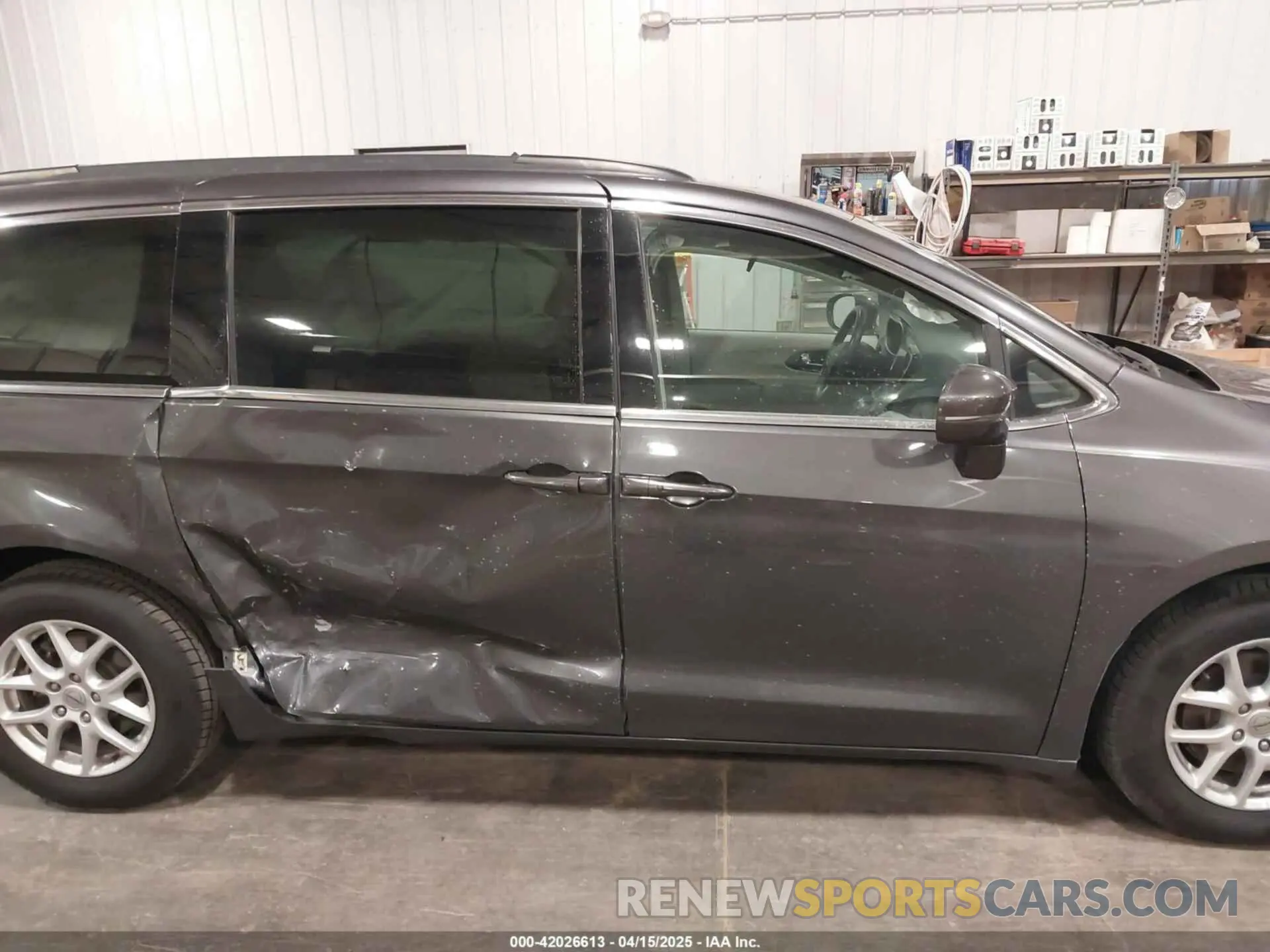 14 Photograph of a damaged car 2C4RC1BG4NR109475 CHRYSLER PACIFICA 2022