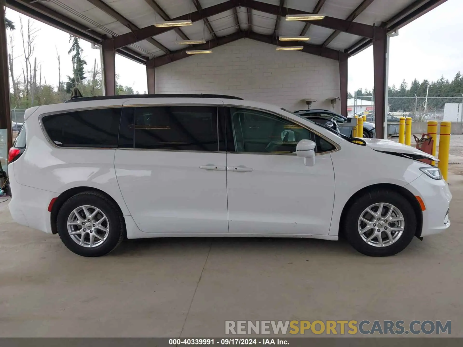 13 Photograph of a damaged car 2C4RC1BG4NR146722 CHRYSLER PACIFICA 2022