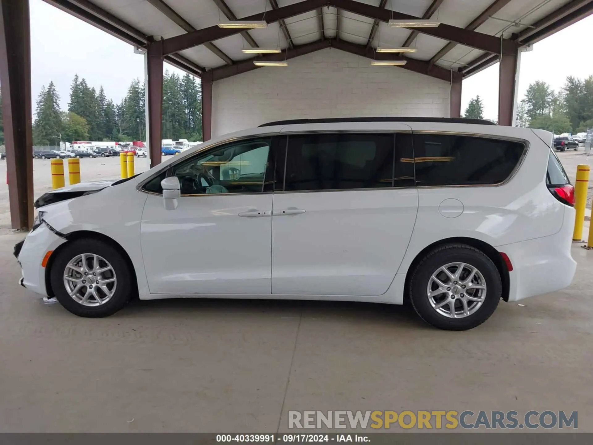 14 Photograph of a damaged car 2C4RC1BG4NR146722 CHRYSLER PACIFICA 2022