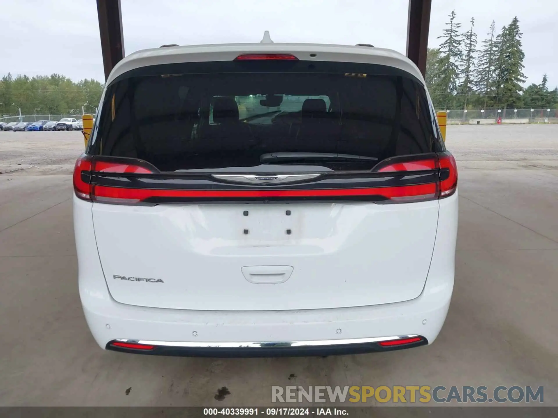 16 Photograph of a damaged car 2C4RC1BG4NR146722 CHRYSLER PACIFICA 2022