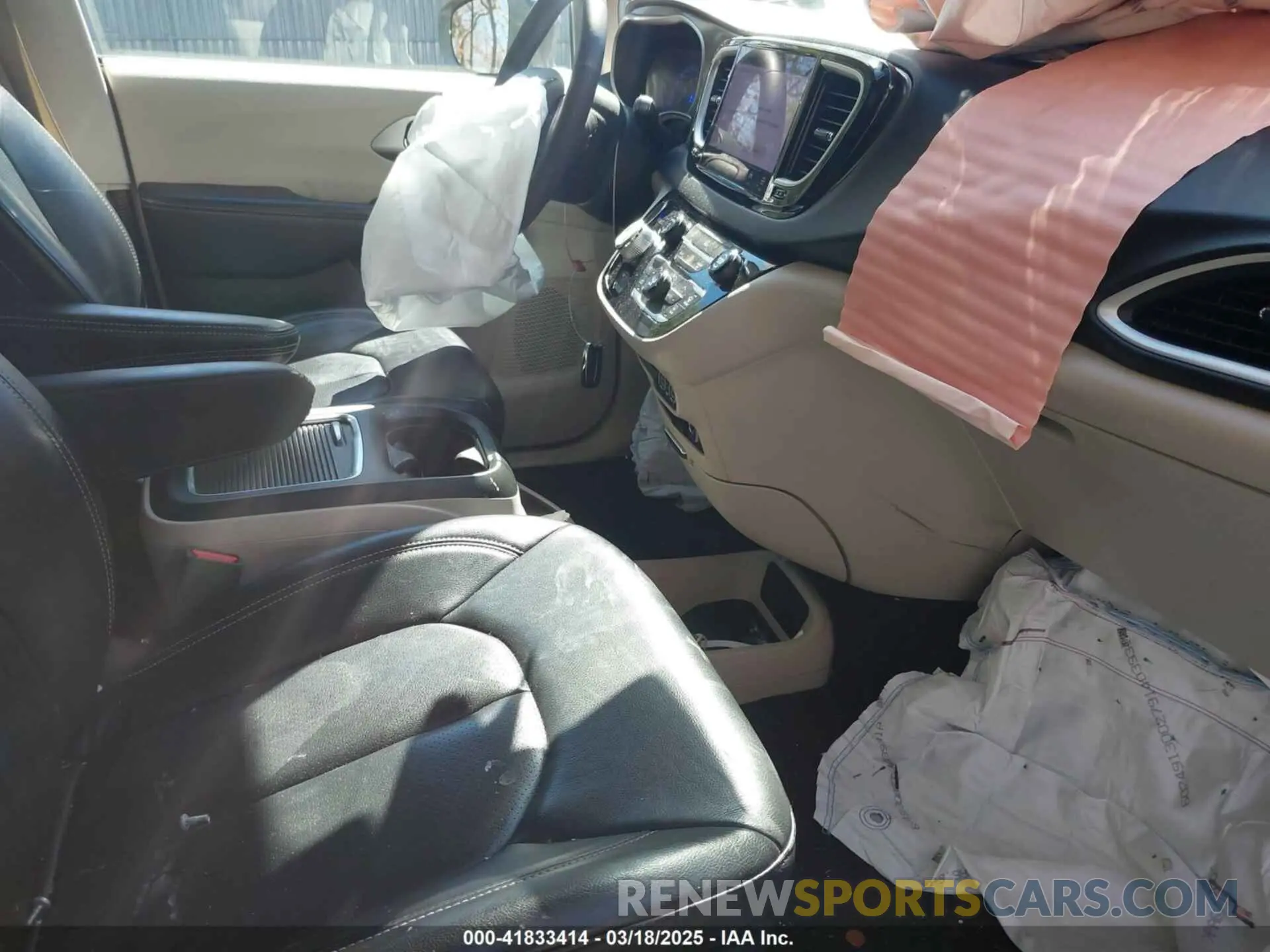 5 Photograph of a damaged car 2C4RC1BG4NR169501 CHRYSLER PACIFICA 2022