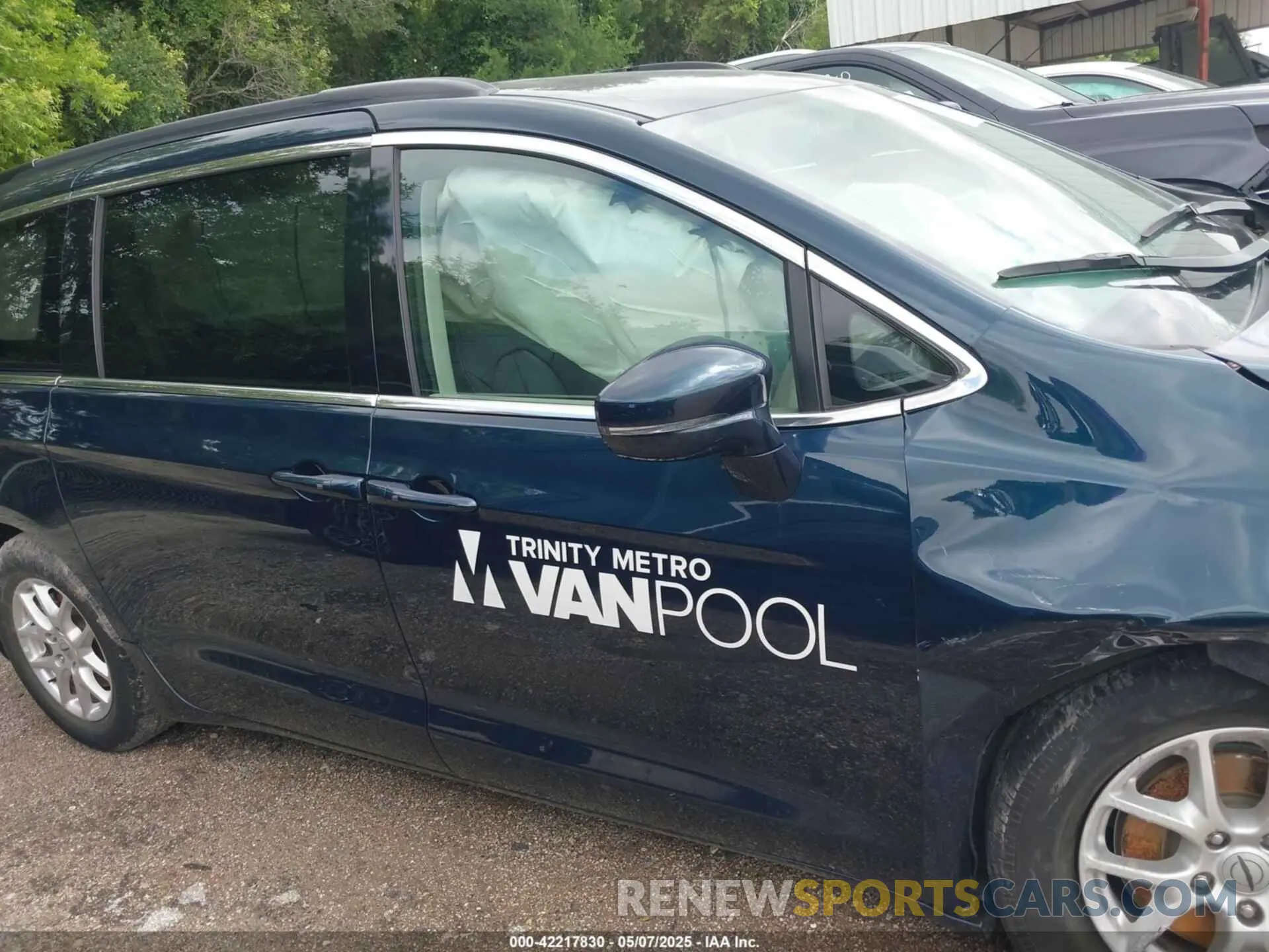 13 Photograph of a damaged car 2C4RC1BG4NR186458 CHRYSLER PACIFICA 2022