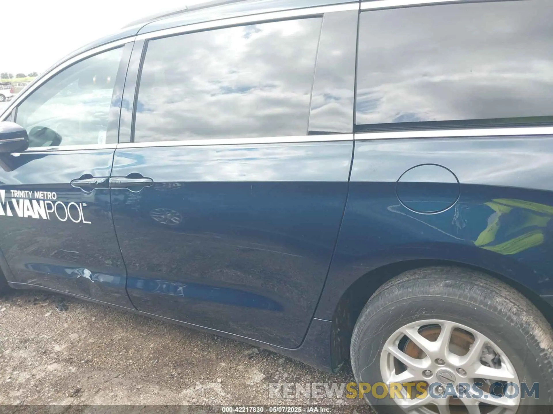 14 Photograph of a damaged car 2C4RC1BG4NR186458 CHRYSLER PACIFICA 2022