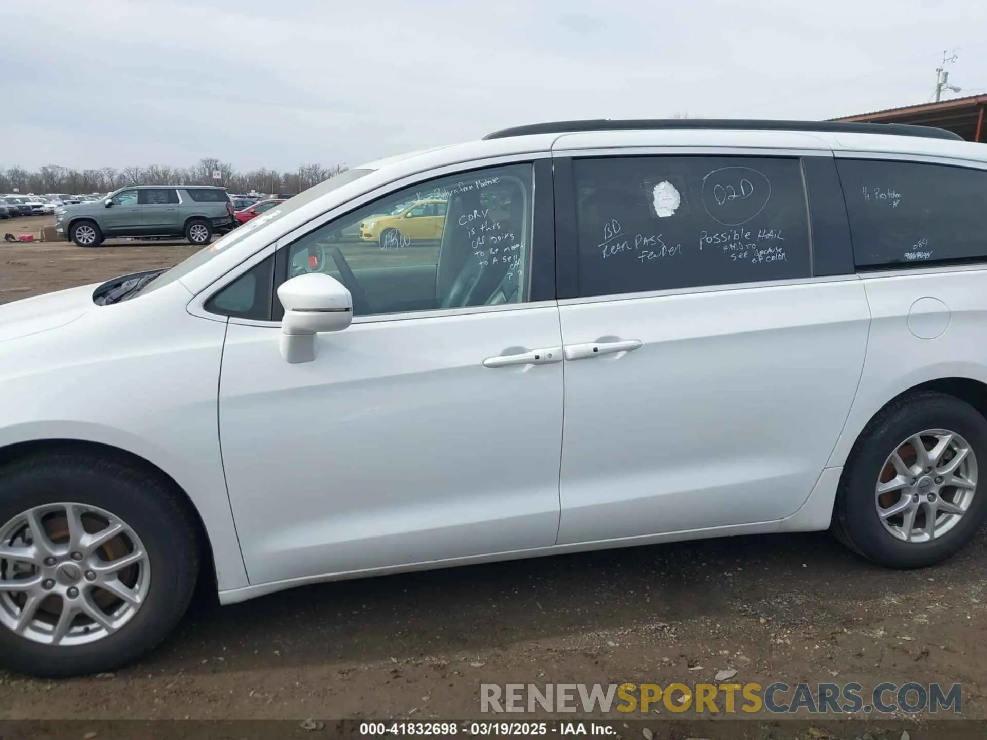 14 Photograph of a damaged car 2C4RC1BG4NR188100 CHRYSLER PACIFICA 2022
