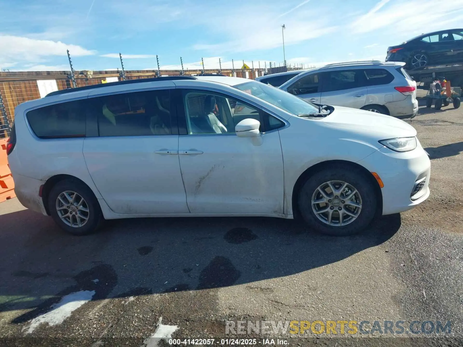 13 Photograph of a damaged car 2C4RC1BG5NR170186 CHRYSLER PACIFICA 2022