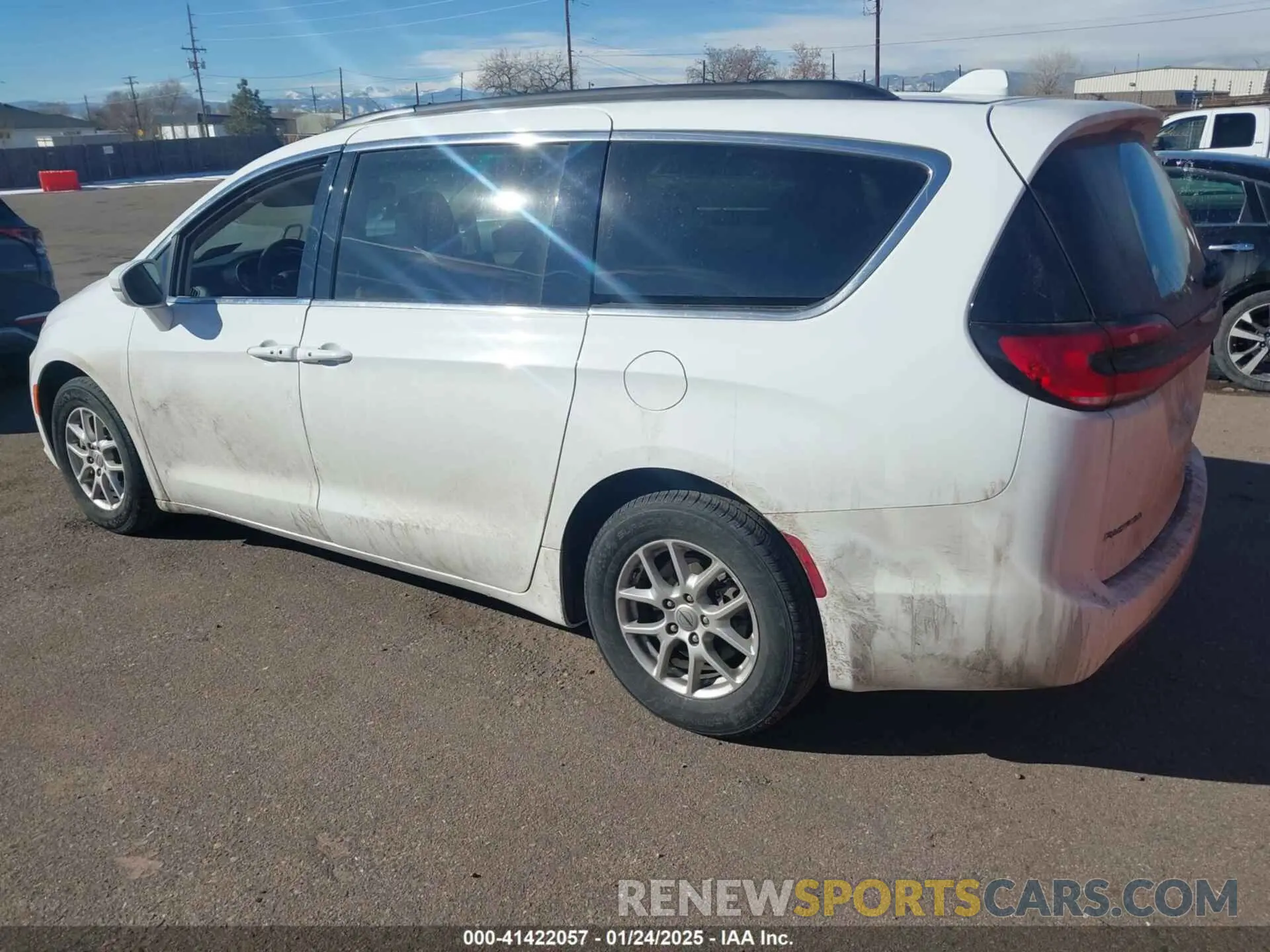 3 Photograph of a damaged car 2C4RC1BG5NR170186 CHRYSLER PACIFICA 2022