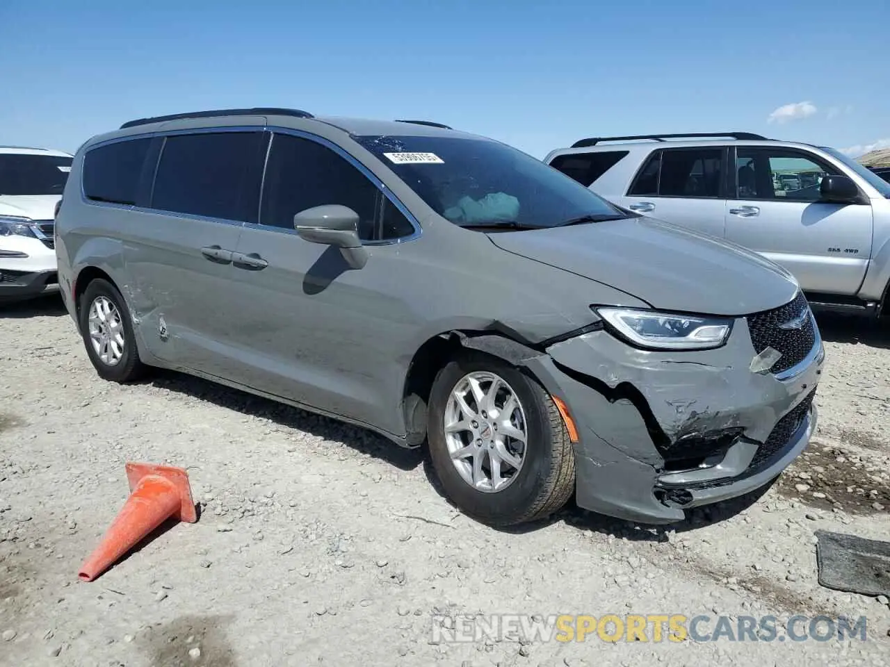 4 Photograph of a damaged car 2C4RC1BG5NR177204 CHRYSLER PACIFICA 2022