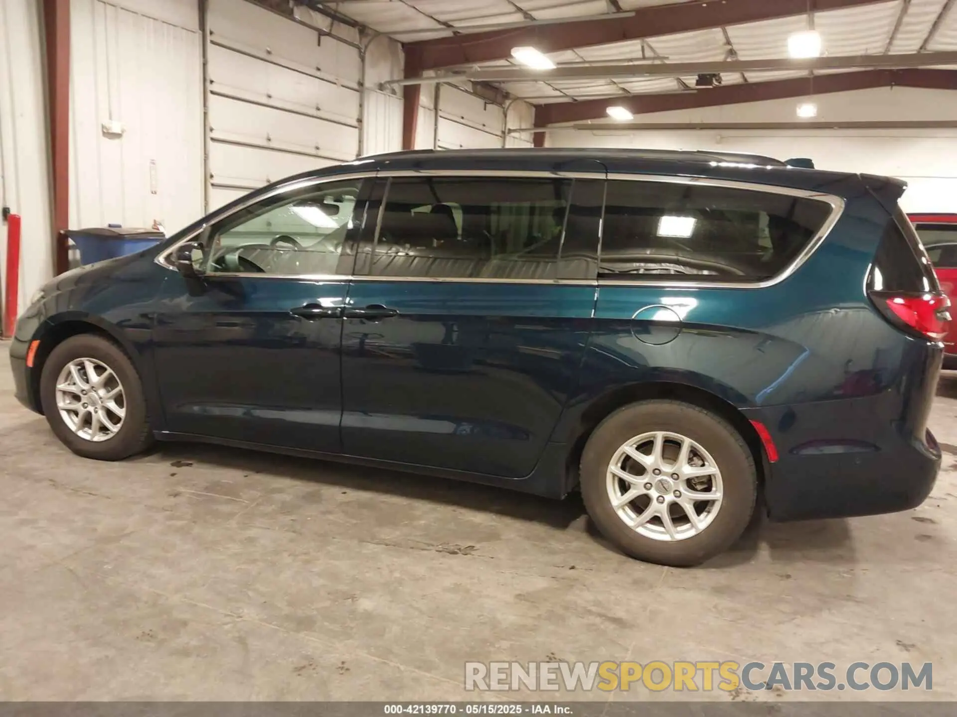 14 Photograph of a damaged car 2C4RC1BG6NR124723 CHRYSLER PACIFICA 2022
