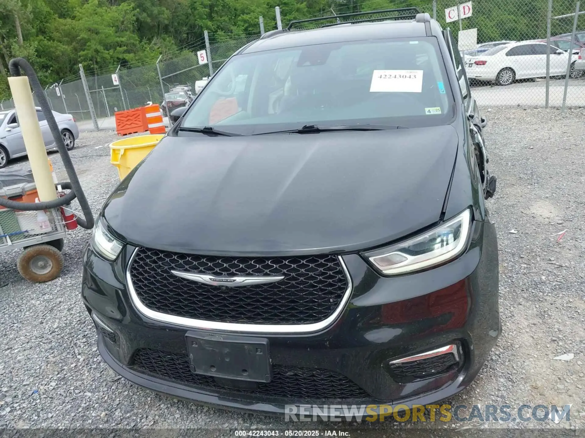 13 Photograph of a damaged car 2C4RC1BG6NR128979 CHRYSLER PACIFICA 2022