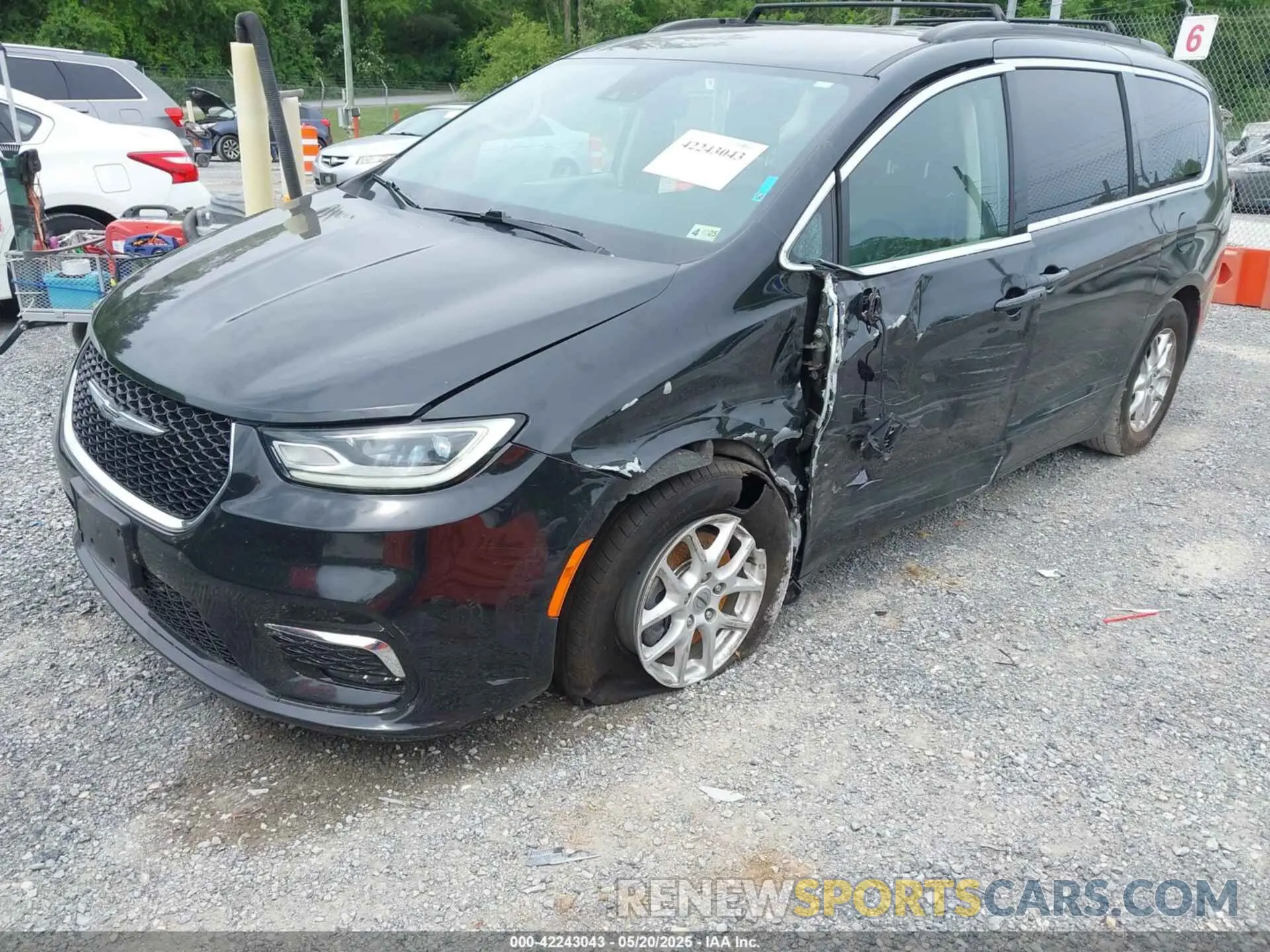 2 Photograph of a damaged car 2C4RC1BG6NR128979 CHRYSLER PACIFICA 2022