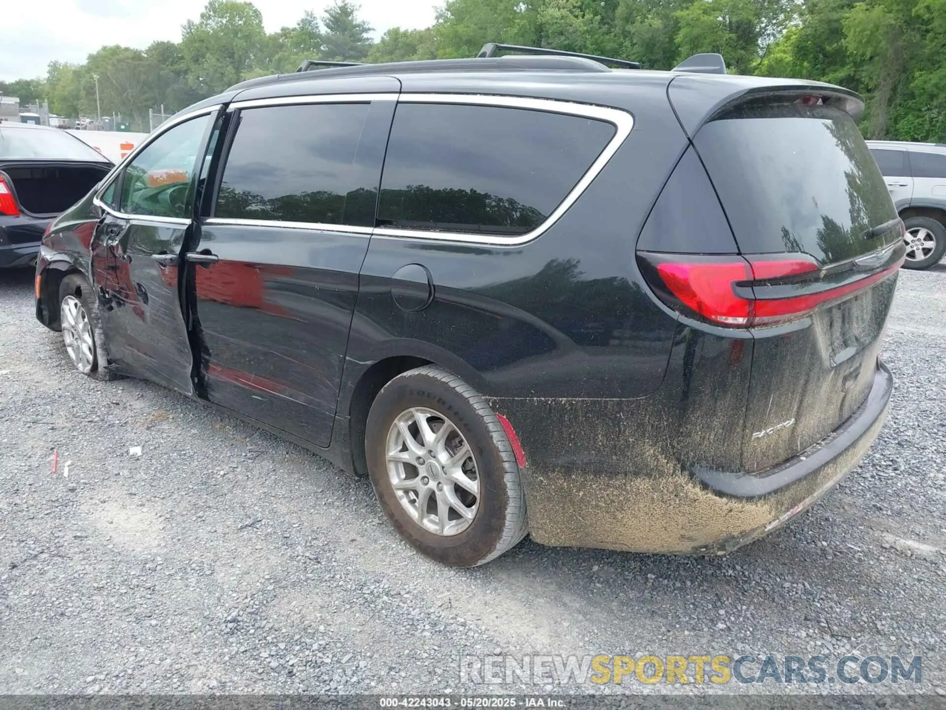 3 Photograph of a damaged car 2C4RC1BG6NR128979 CHRYSLER PACIFICA 2022