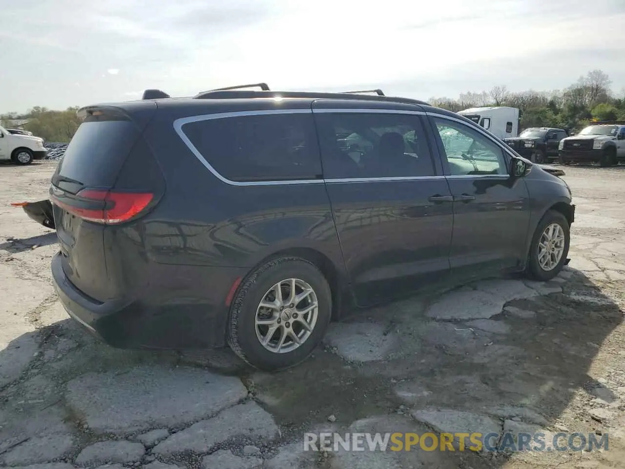 3 Photograph of a damaged car 2C4RC1BG6NR147290 CHRYSLER PACIFICA 2022