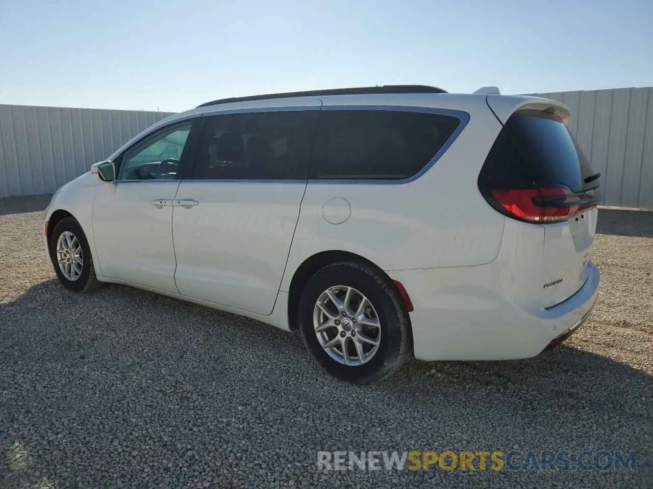 2 Photograph of a damaged car 2C4RC1BG6NR162761 CHRYSLER PACIFICA 2022