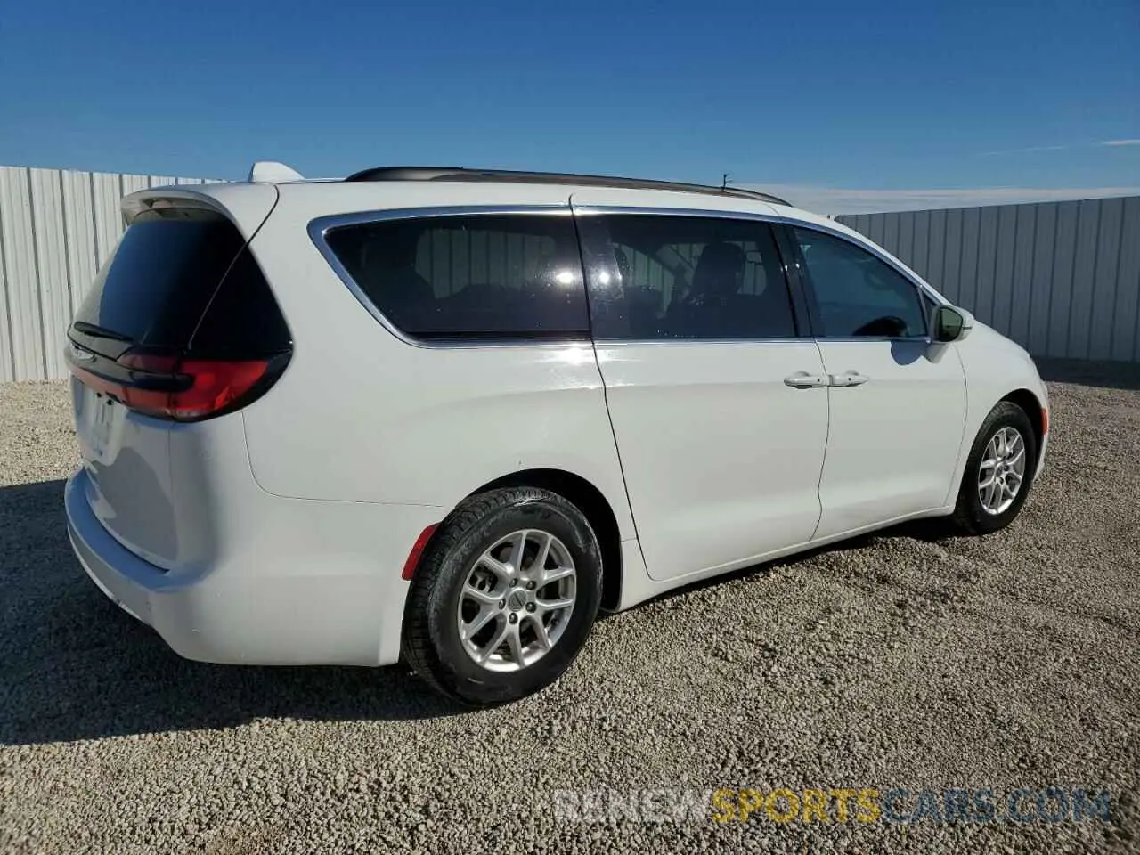 3 Photograph of a damaged car 2C4RC1BG6NR162761 CHRYSLER PACIFICA 2022