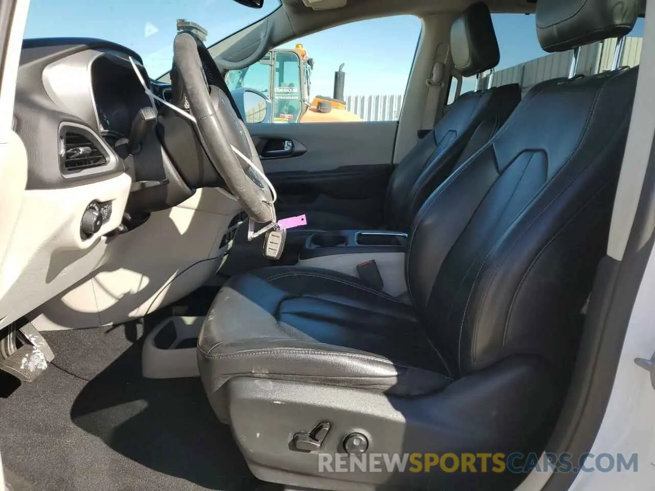 7 Photograph of a damaged car 2C4RC1BG6NR162761 CHRYSLER PACIFICA 2022