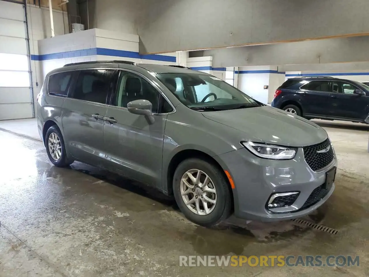4 Photograph of a damaged car 2C4RC1BG6NR218066 CHRYSLER PACIFICA 2022