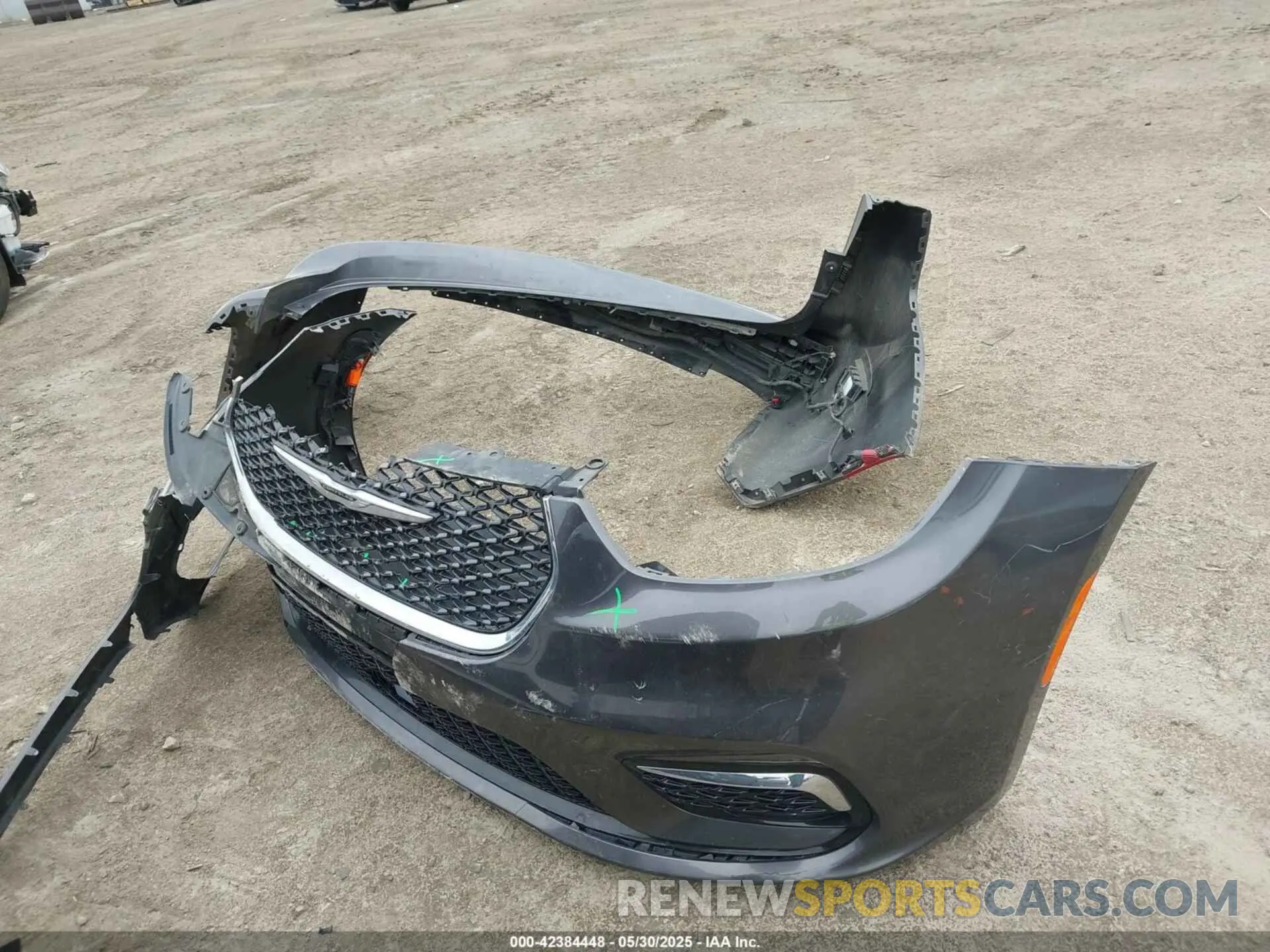 12 Photograph of a damaged car 2C4RC1BG7NR114024 CHRYSLER PACIFICA 2022