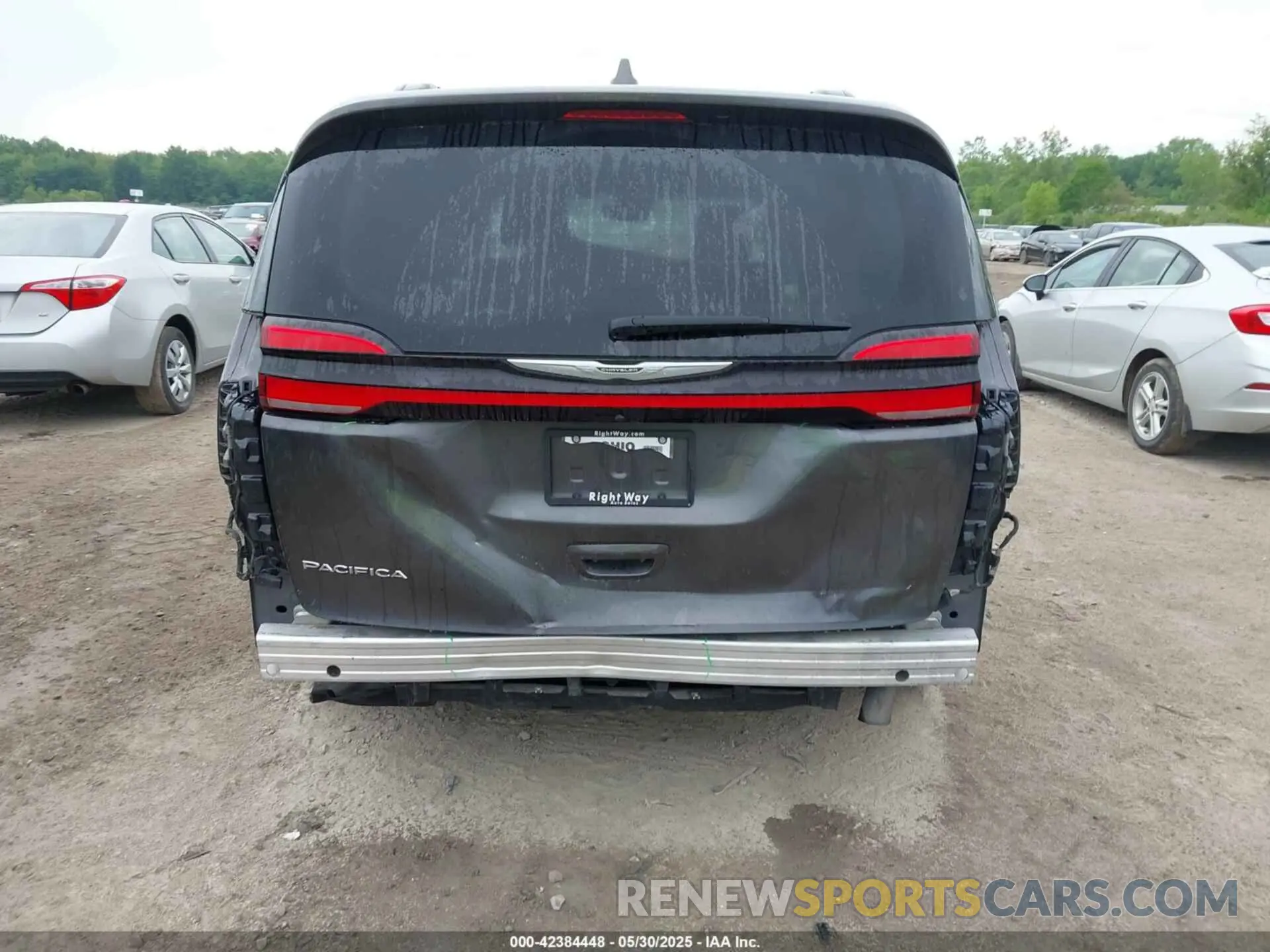17 Photograph of a damaged car 2C4RC1BG7NR114024 CHRYSLER PACIFICA 2022