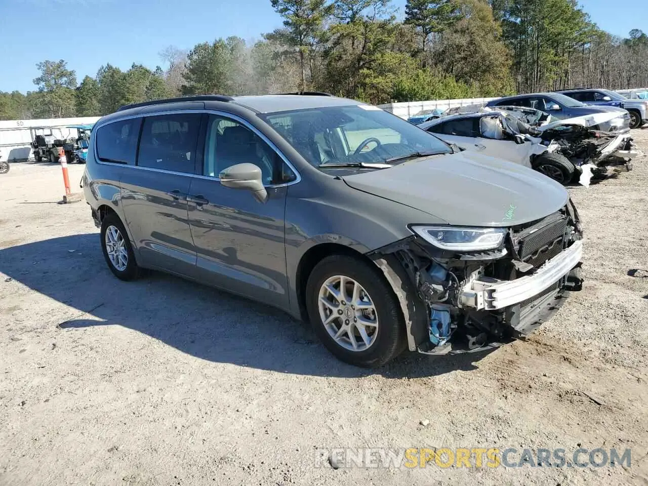 4 Photograph of a damaged car 2C4RC1BG7NR150084 CHRYSLER PACIFICA 2022