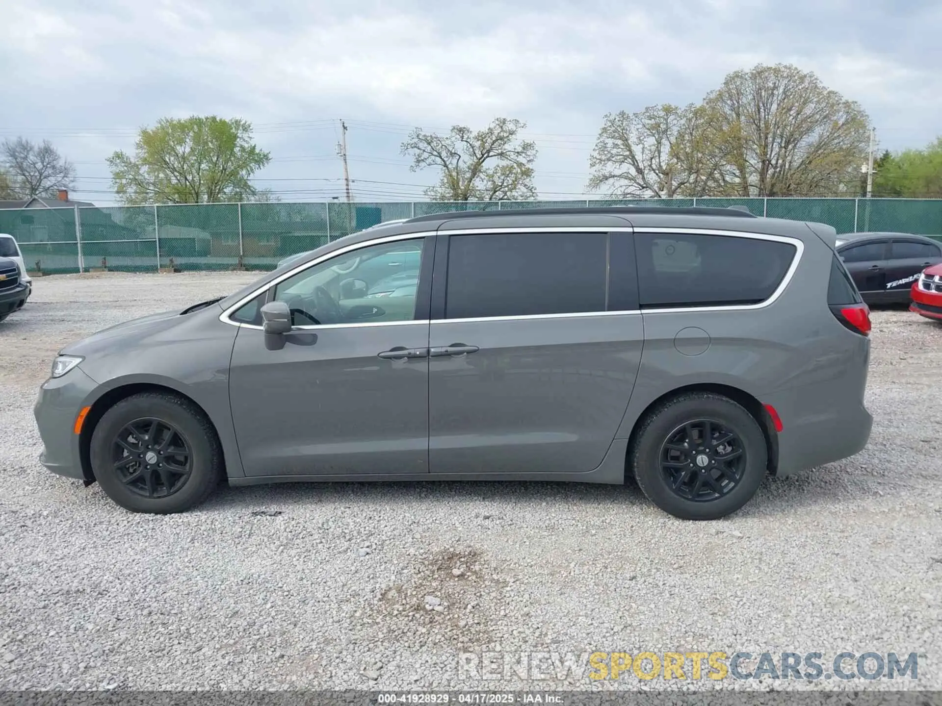 14 Photograph of a damaged car 2C4RC1BG7NR168519 CHRYSLER PACIFICA 2022