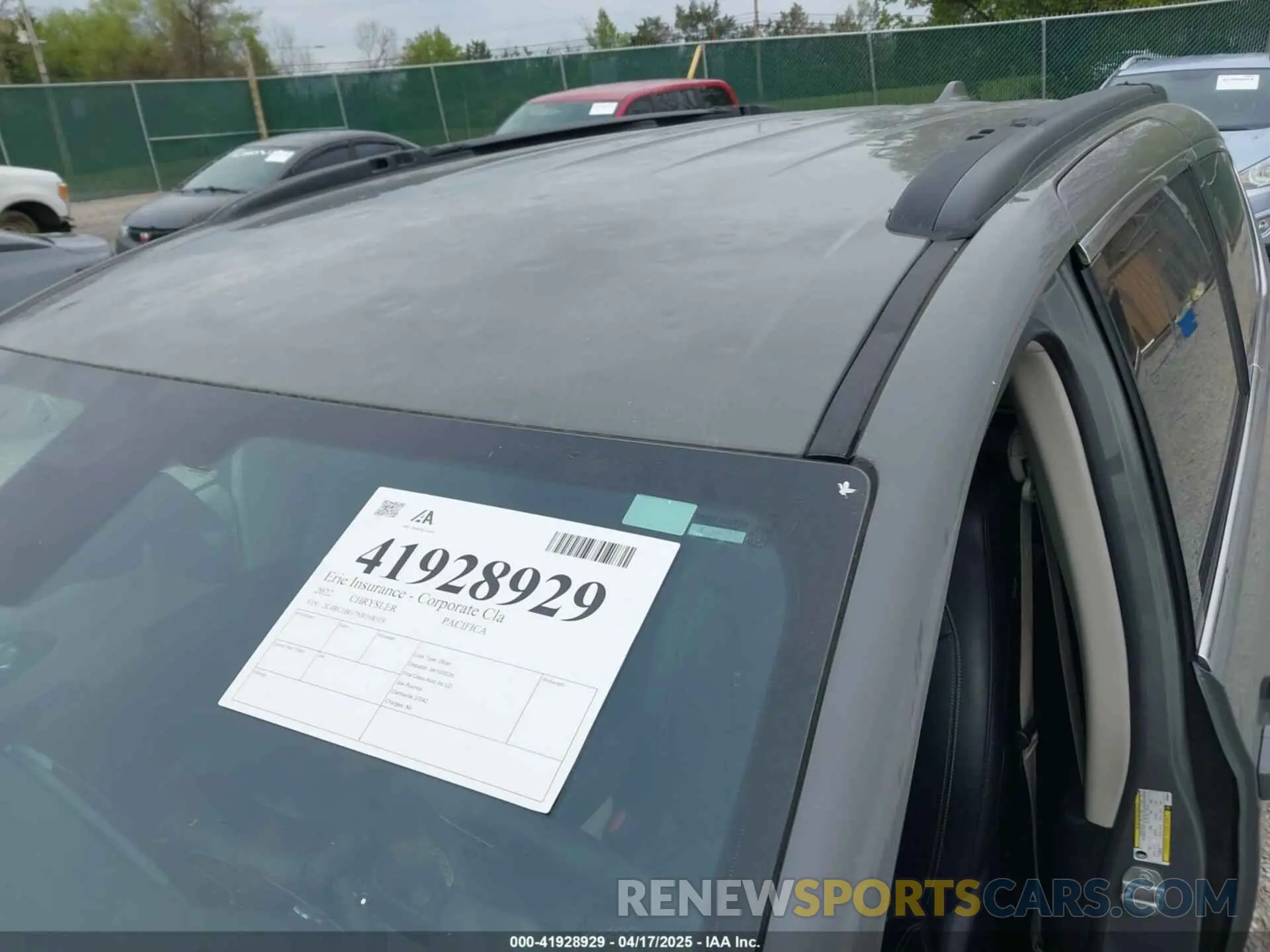 17 Photograph of a damaged car 2C4RC1BG7NR168519 CHRYSLER PACIFICA 2022