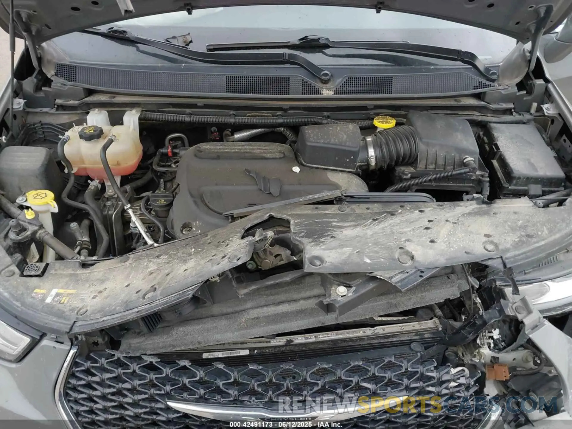 10 Photograph of a damaged car 2C4RC1BG7NR170044 CHRYSLER PACIFICA 2022