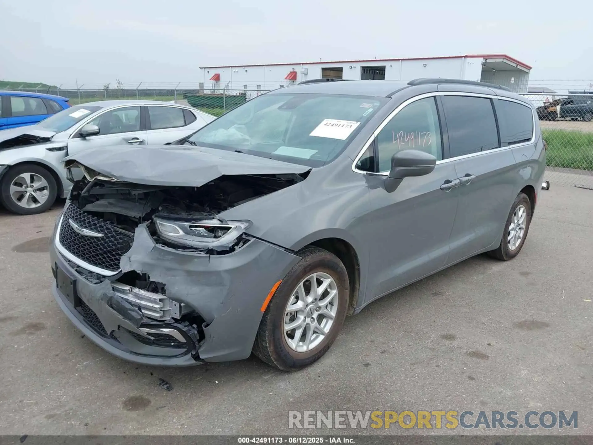 2 Photograph of a damaged car 2C4RC1BG7NR170044 CHRYSLER PACIFICA 2022