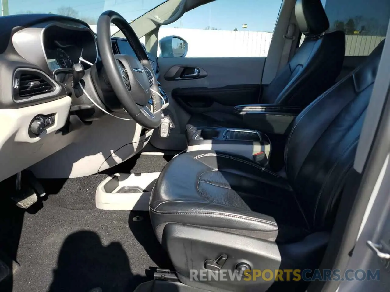 7 Photograph of a damaged car 2C4RC1BG7NR175616 CHRYSLER PACIFICA 2022