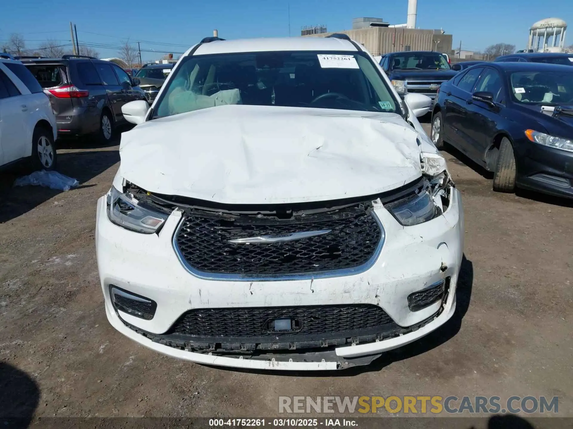 12 Photograph of a damaged car 2C4RC1BG7NR178063 CHRYSLER PACIFICA 2022