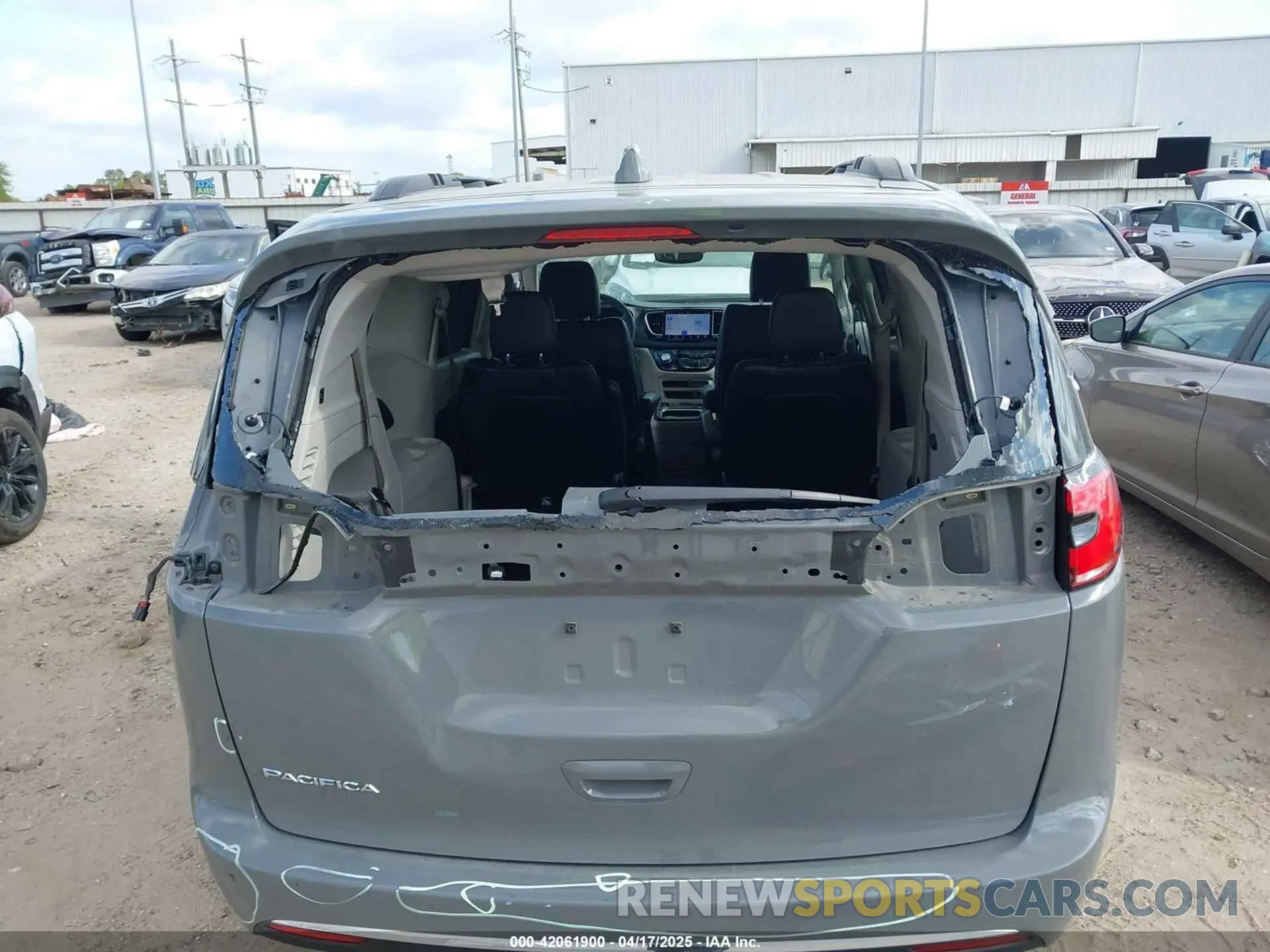 6 Photograph of a damaged car 2C4RC1BG7NR190939 CHRYSLER PACIFICA 2022