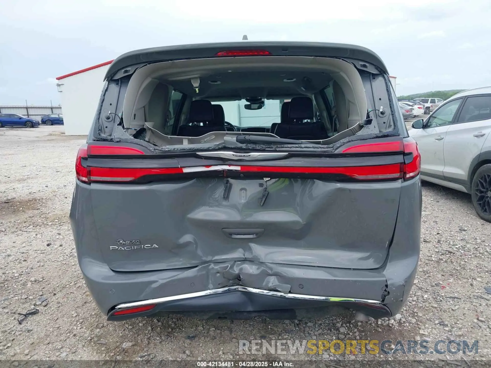 16 Photograph of a damaged car 2C4RC1BG8NR112881 CHRYSLER PACIFICA 2022