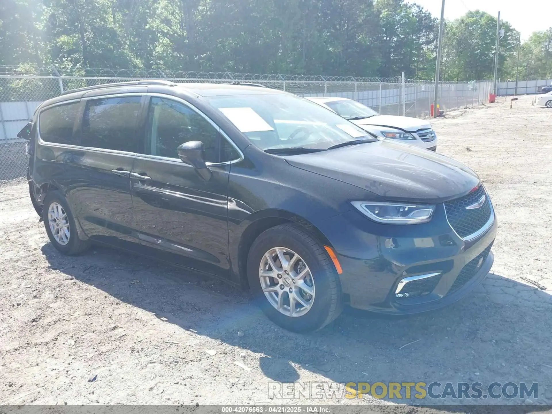 1 Photograph of a damaged car 2C4RC1BG8NR114016 CHRYSLER PACIFICA 2022