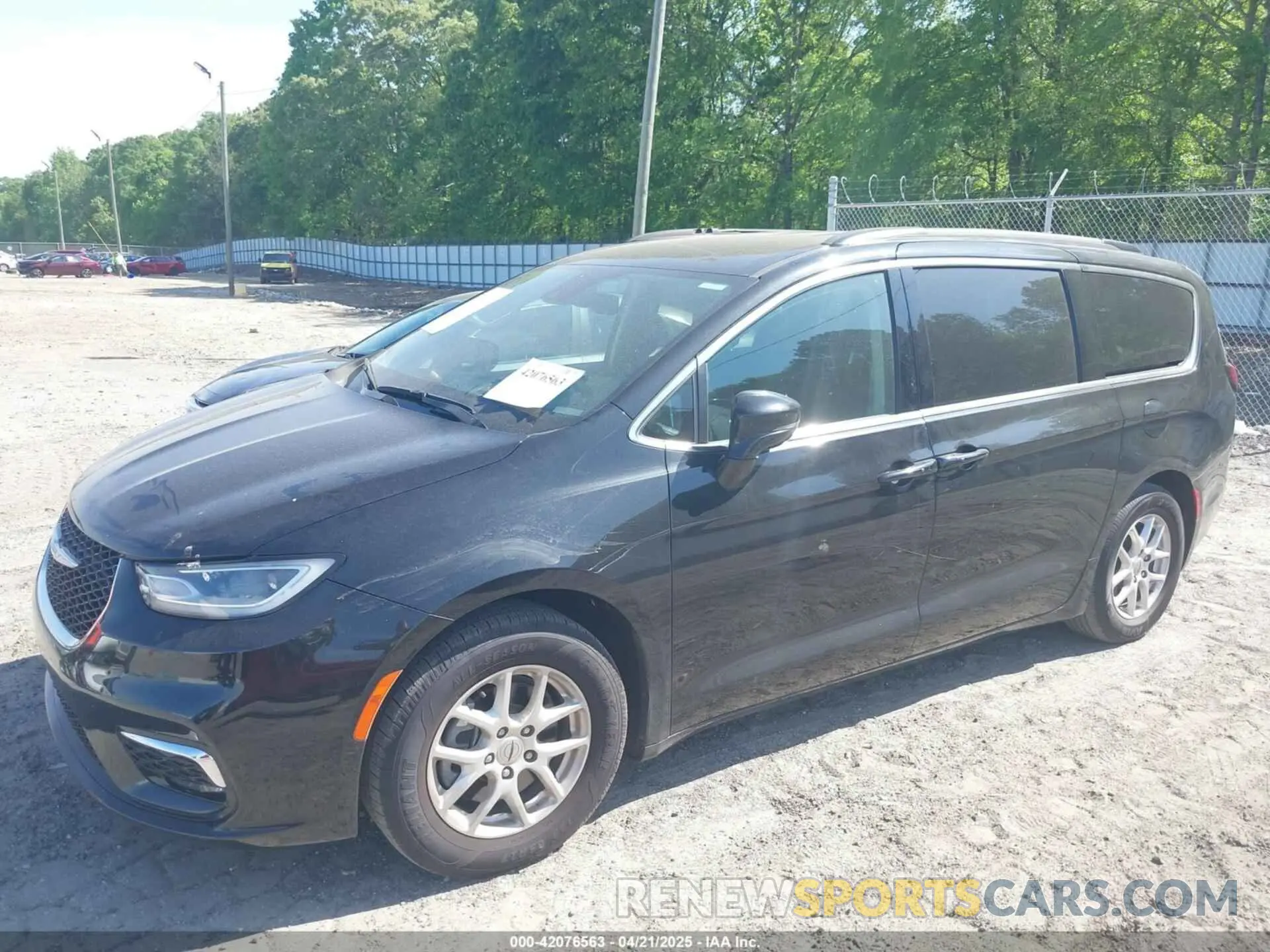2 Photograph of a damaged car 2C4RC1BG8NR114016 CHRYSLER PACIFICA 2022