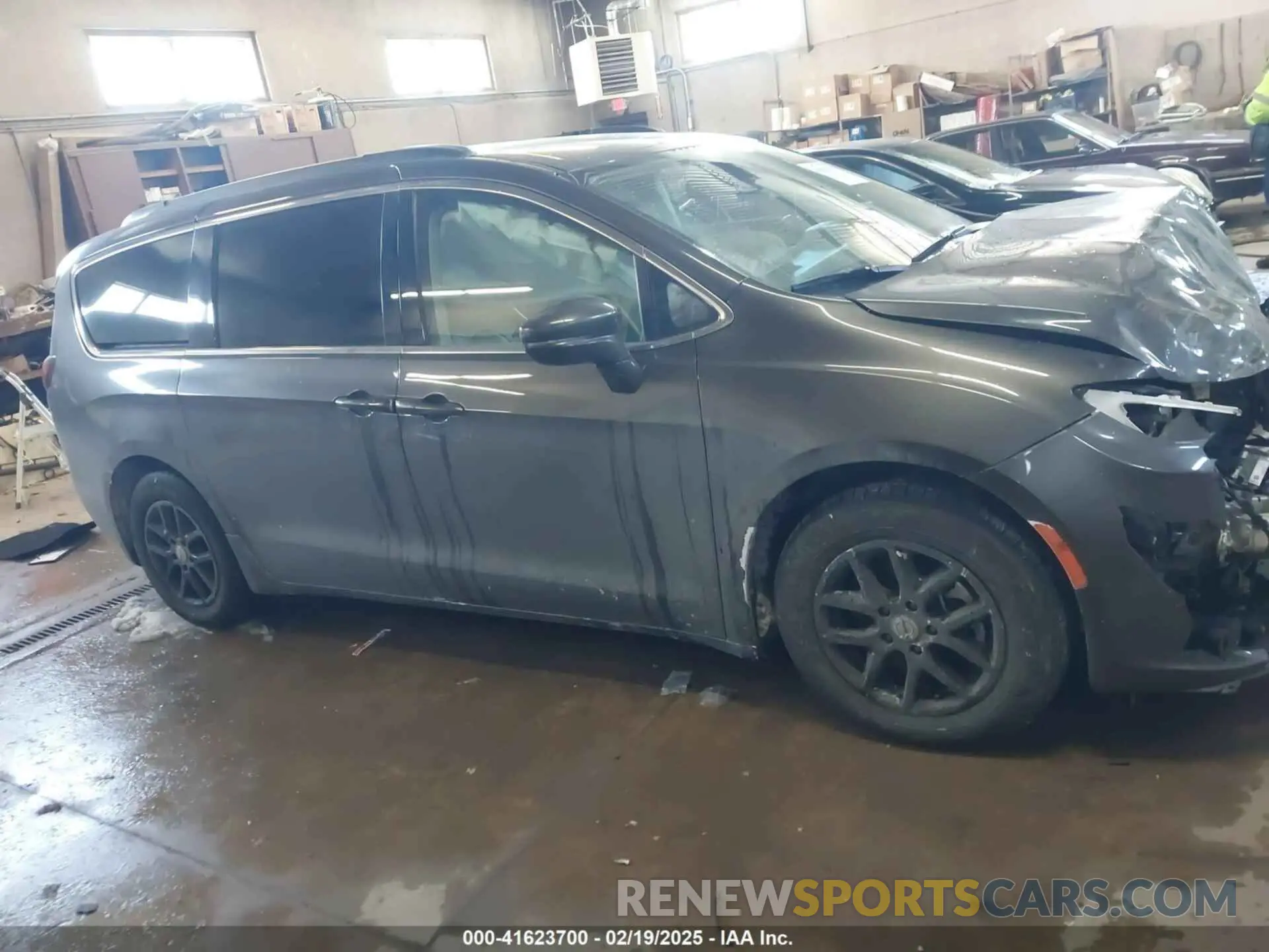 12 Photograph of a damaged car 2C4RC1BG8NR122309 CHRYSLER PACIFICA 2022