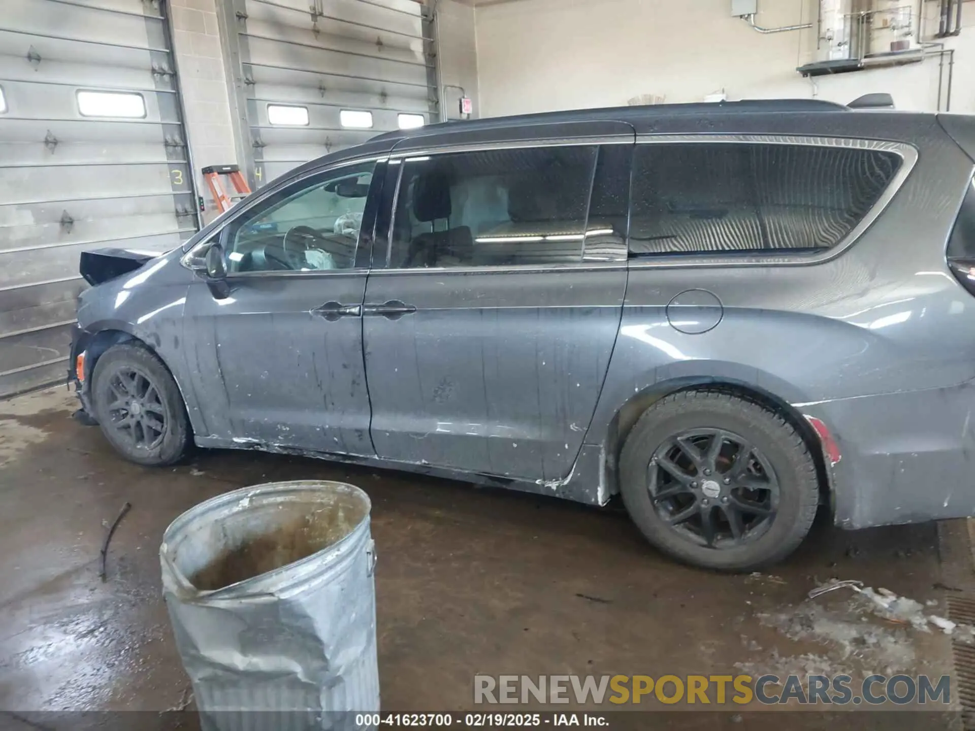 13 Photograph of a damaged car 2C4RC1BG8NR122309 CHRYSLER PACIFICA 2022
