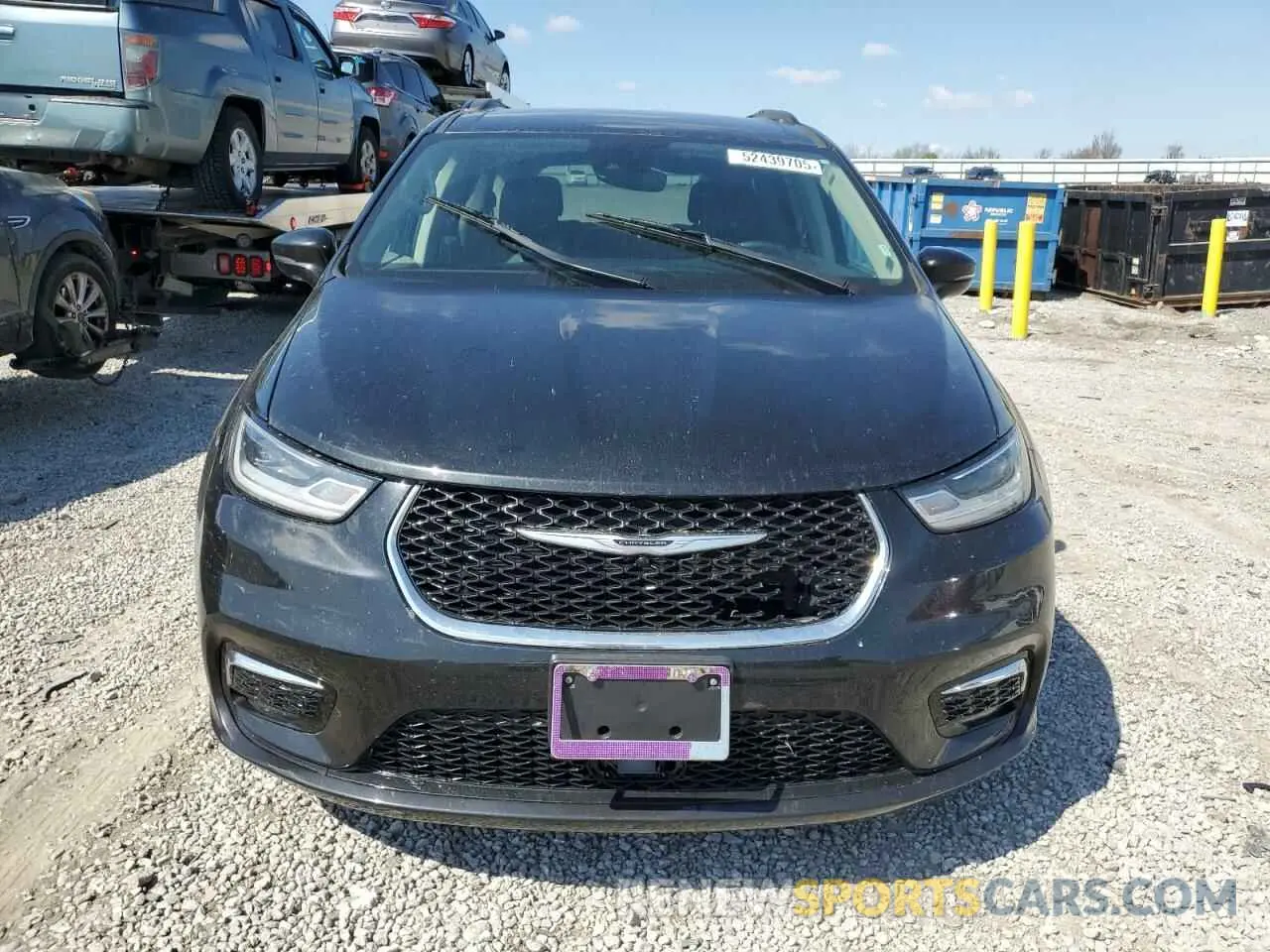 5 Photograph of a damaged car 2C4RC1BG8NR125873 CHRYSLER PACIFICA 2022