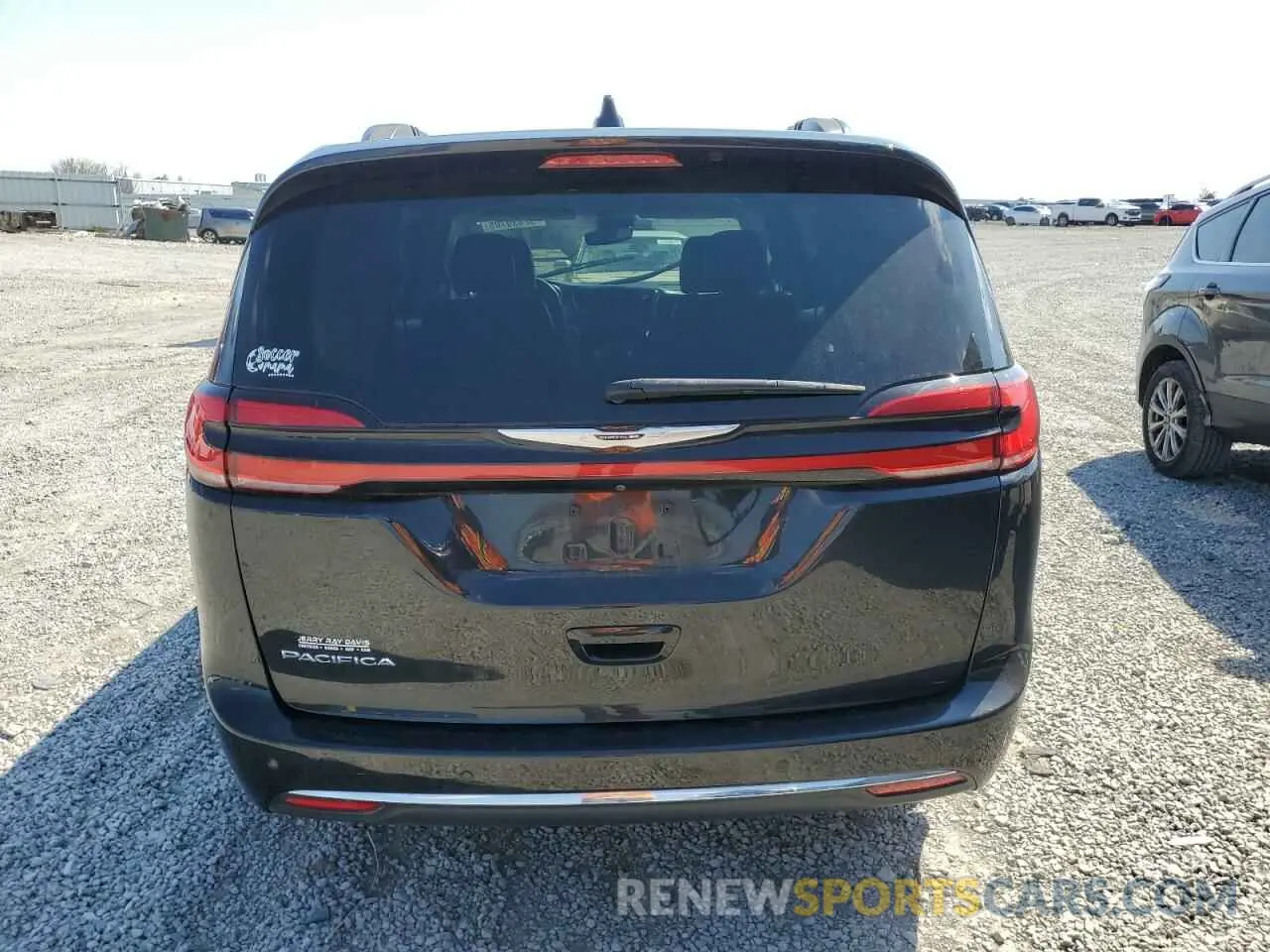 6 Photograph of a damaged car 2C4RC1BG8NR125873 CHRYSLER PACIFICA 2022