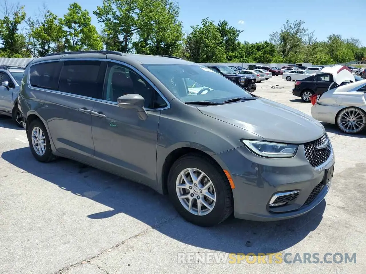 4 Photograph of a damaged car 2C4RC1BG8NR132127 CHRYSLER PACIFICA 2022