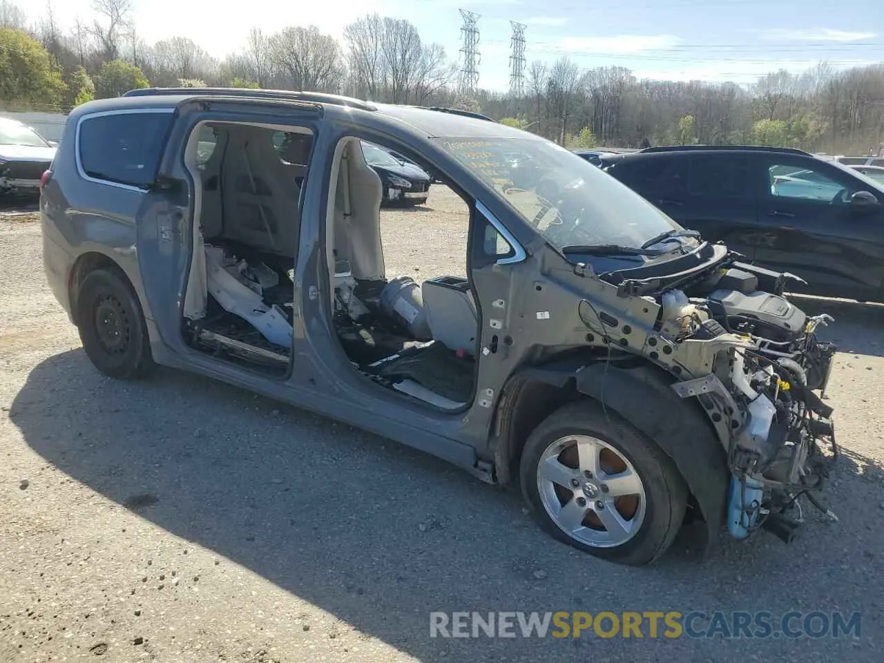 4 Photograph of a damaged car 2C4RC1BG8NR133262 CHRYSLER PACIFICA 2022