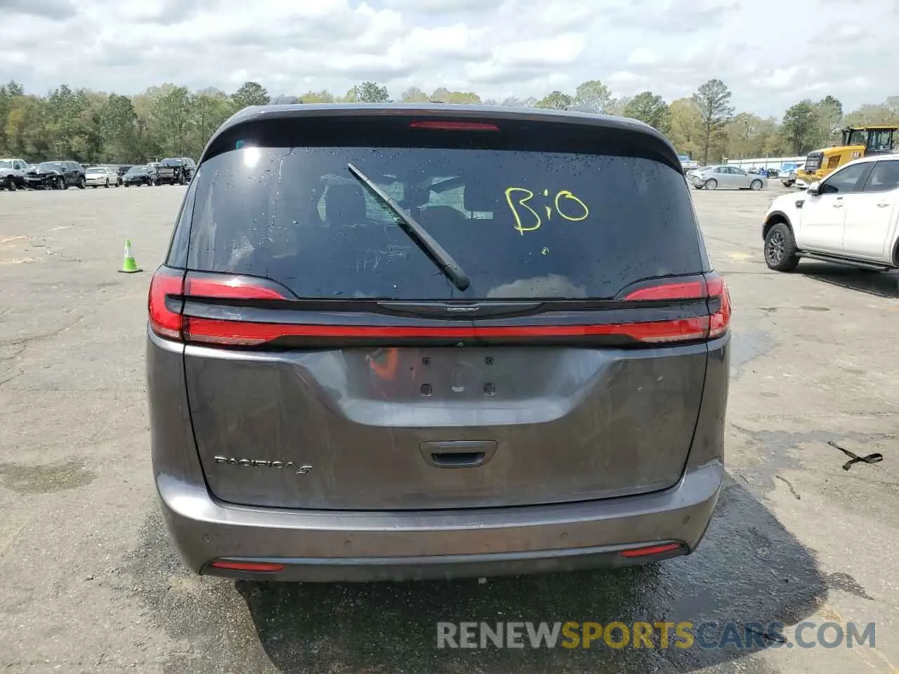 6 Photograph of a damaged car 2C4RC1BG8NR152314 CHRYSLER PACIFICA 2022