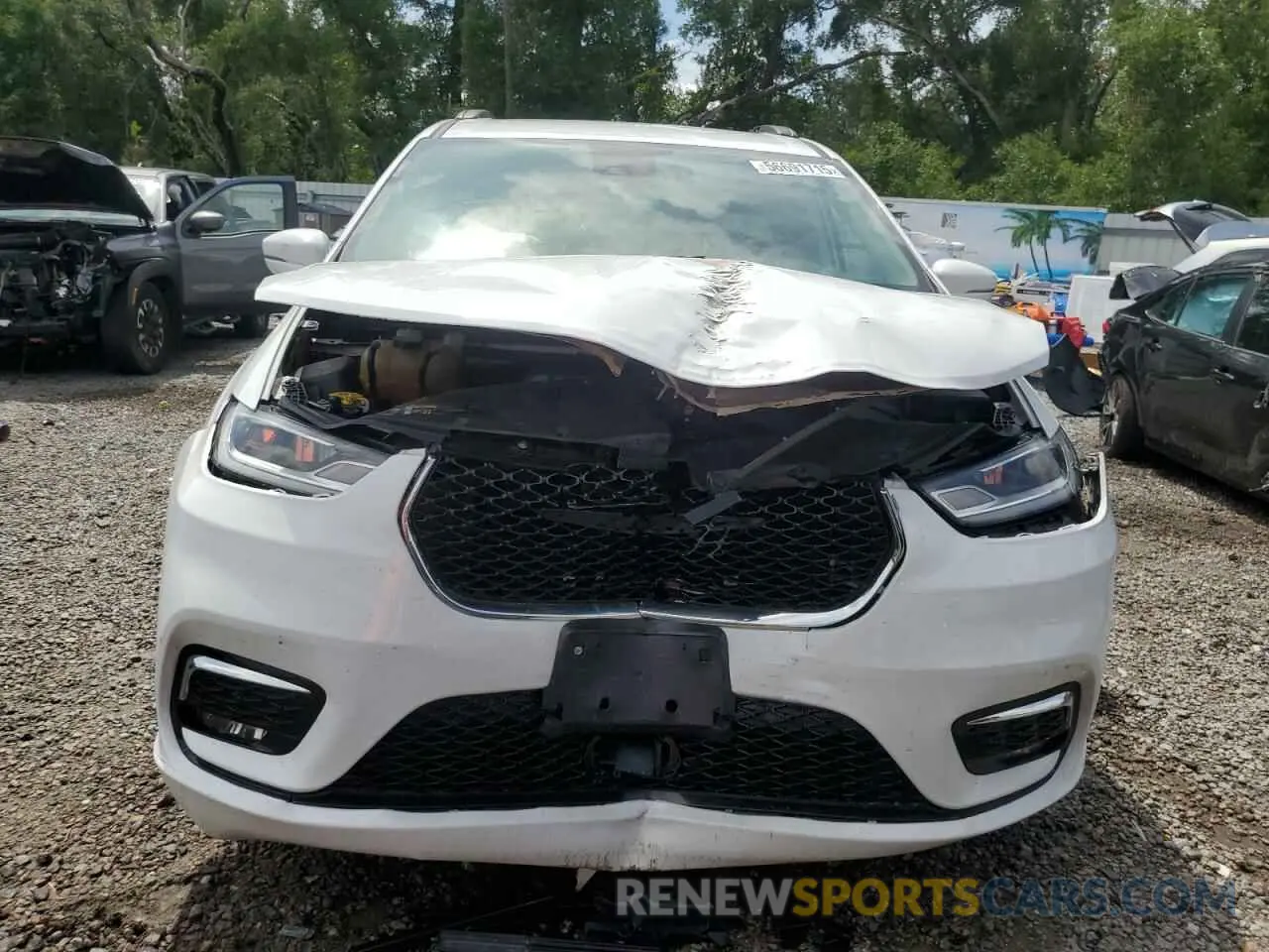 5 Photograph of a damaged car 2C4RC1BG8NR158498 CHRYSLER PACIFICA 2022