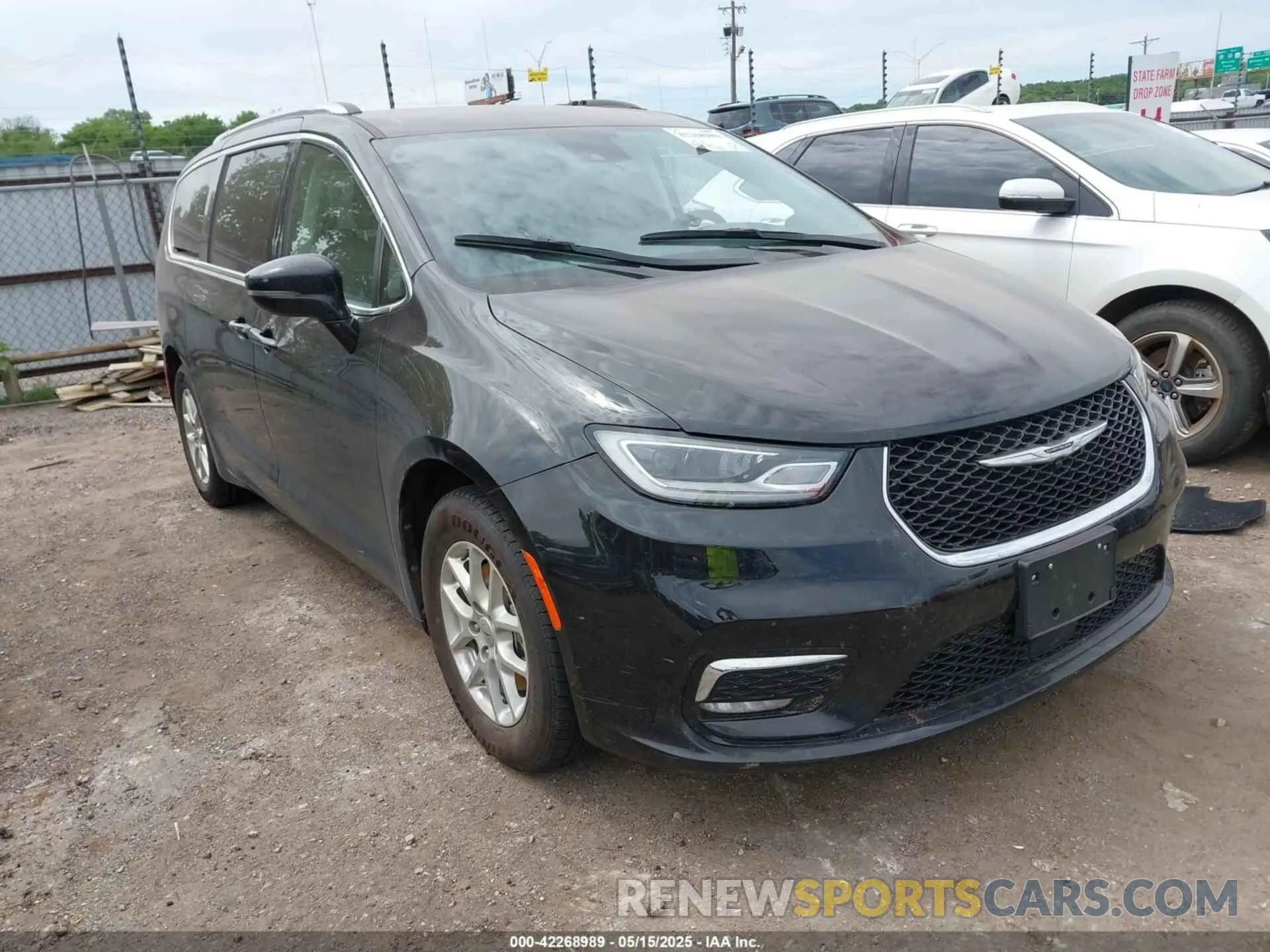 1 Photograph of a damaged car 2C4RC1BG8NR168514 CHRYSLER PACIFICA 2022