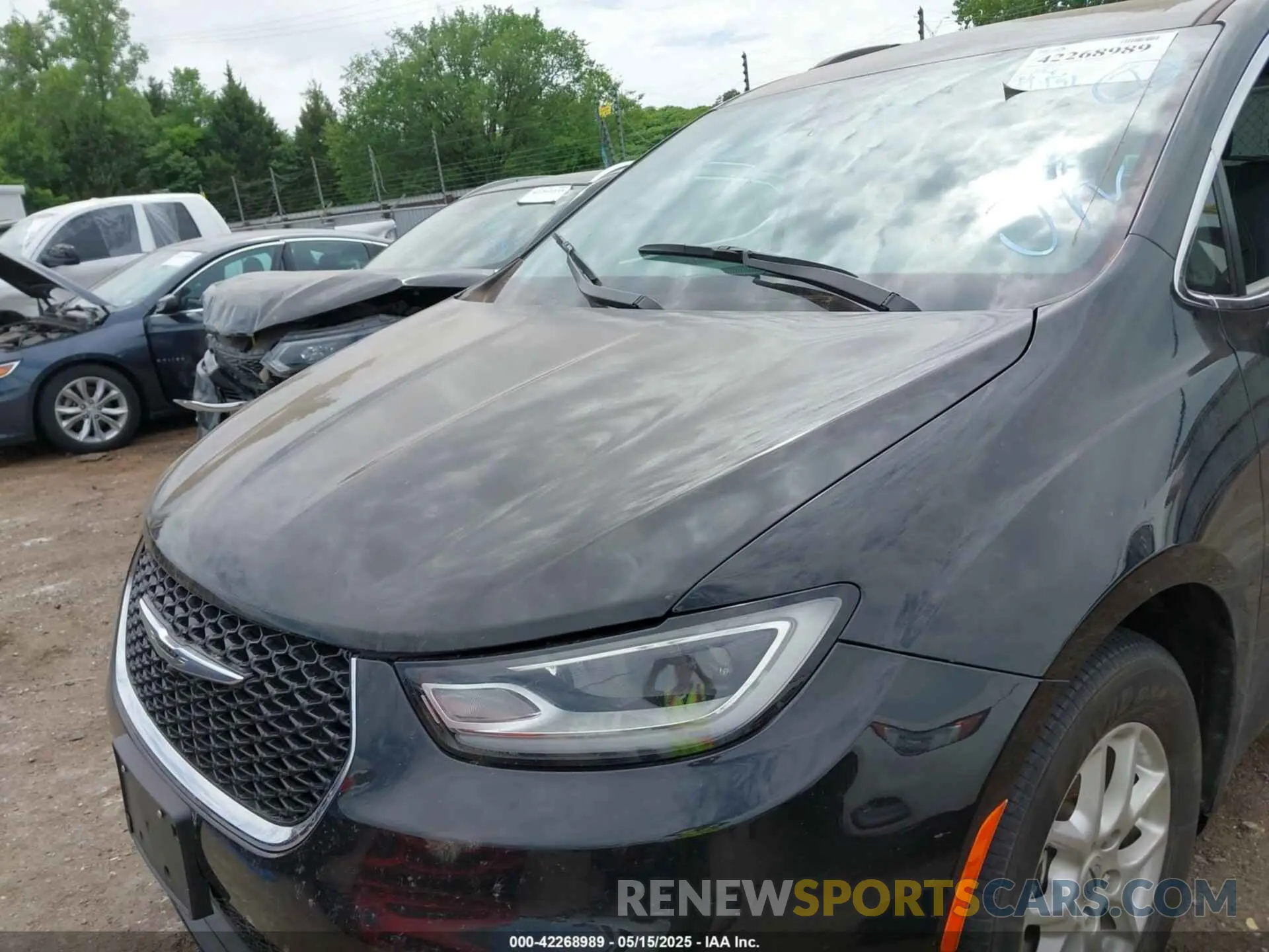 12 Photograph of a damaged car 2C4RC1BG8NR168514 CHRYSLER PACIFICA 2022
