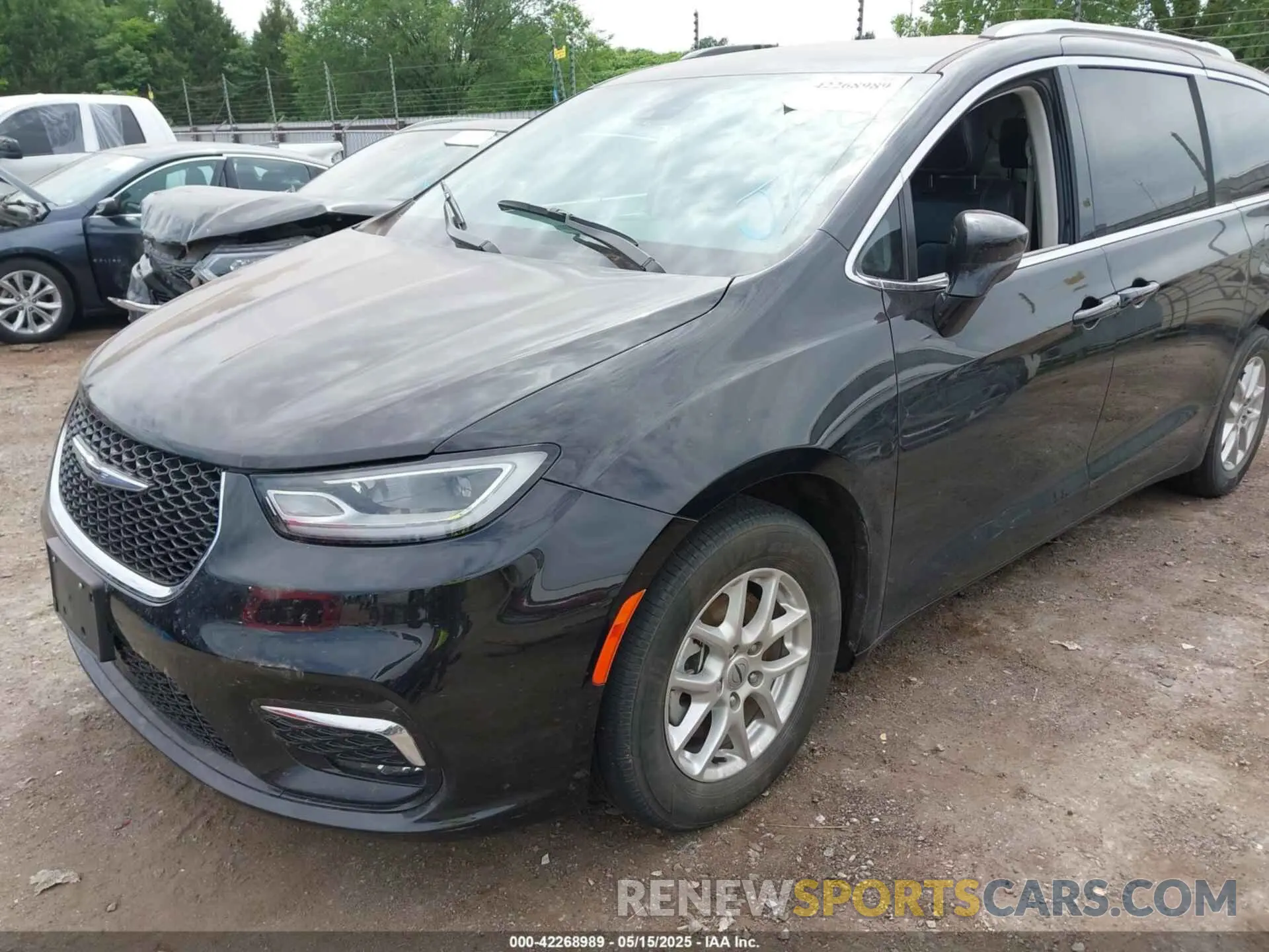 2 Photograph of a damaged car 2C4RC1BG8NR168514 CHRYSLER PACIFICA 2022