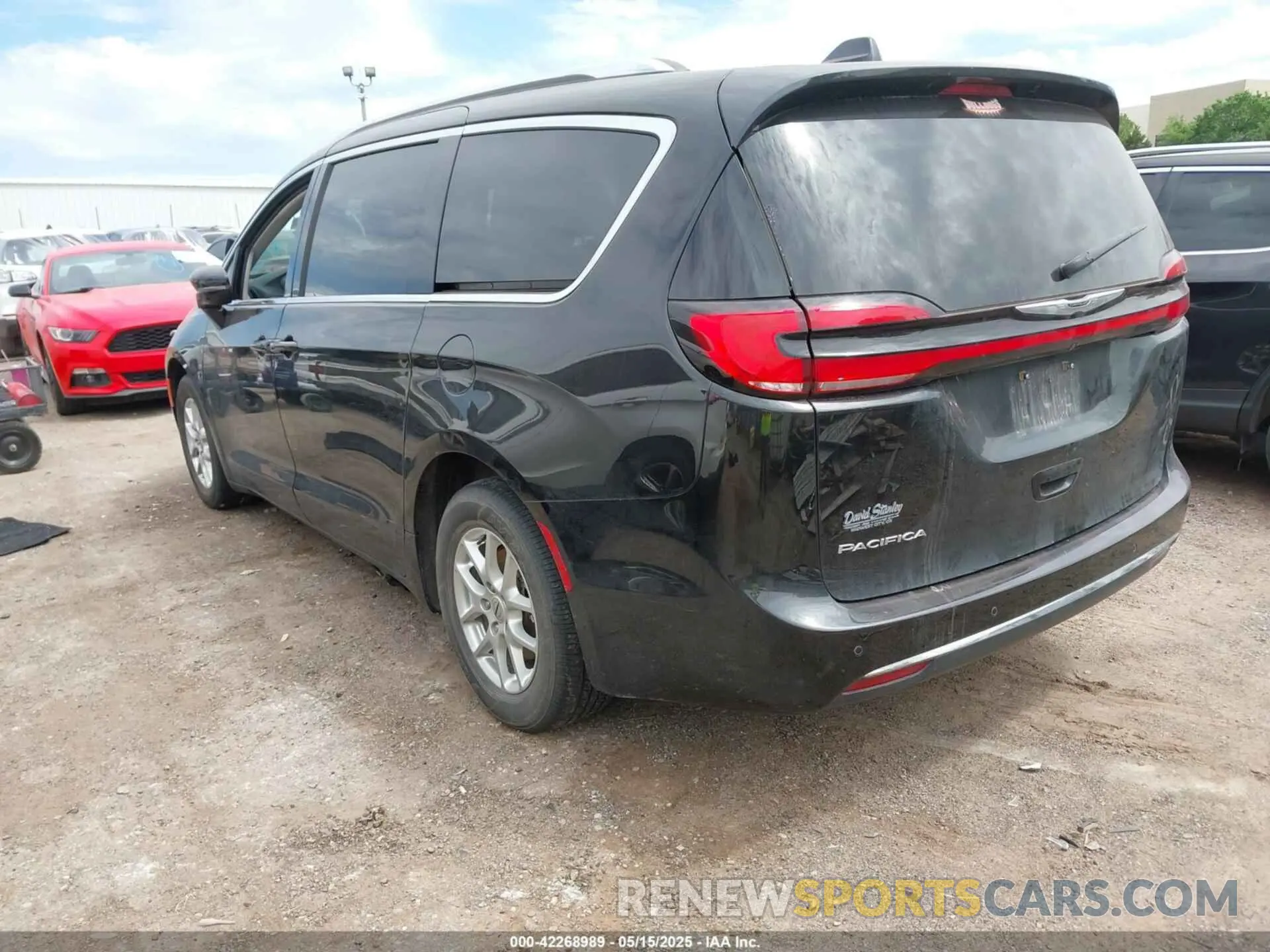 3 Photograph of a damaged car 2C4RC1BG8NR168514 CHRYSLER PACIFICA 2022