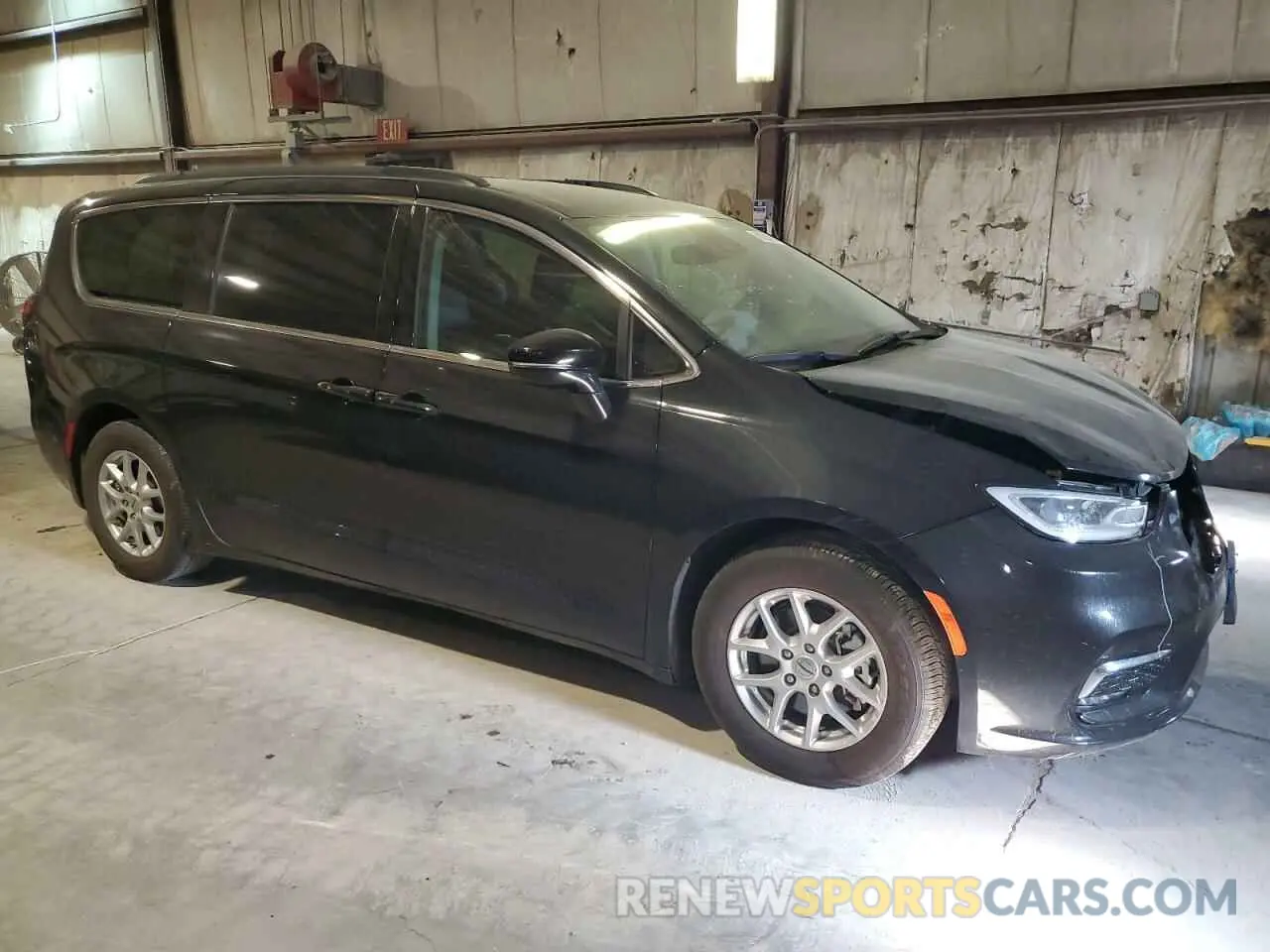 4 Photograph of a damaged car 2C4RC1BG8NR179402 CHRYSLER PACIFICA 2022