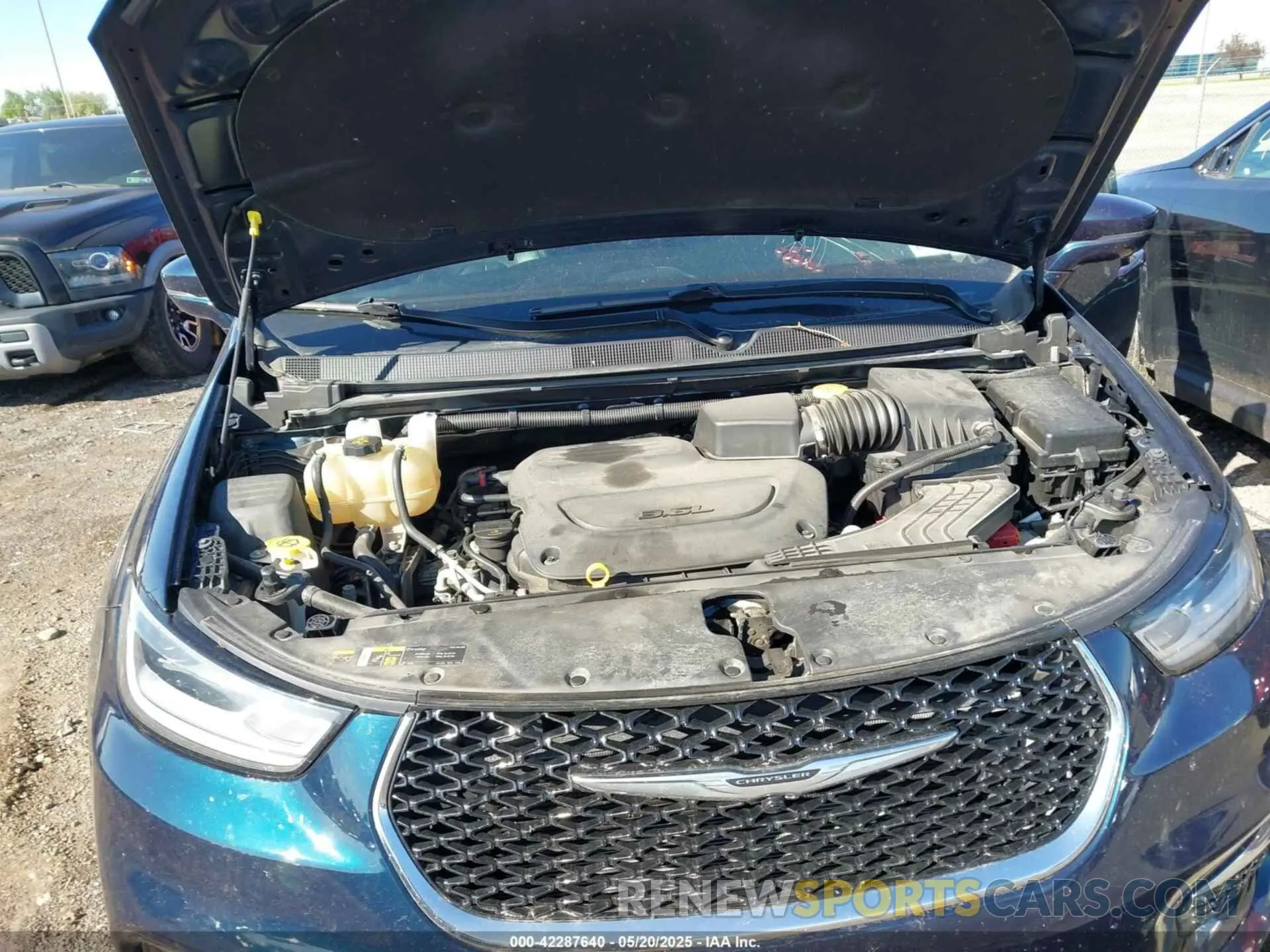 10 Photograph of a damaged car 2C4RC1BG8NR186558 CHRYSLER PACIFICA 2022